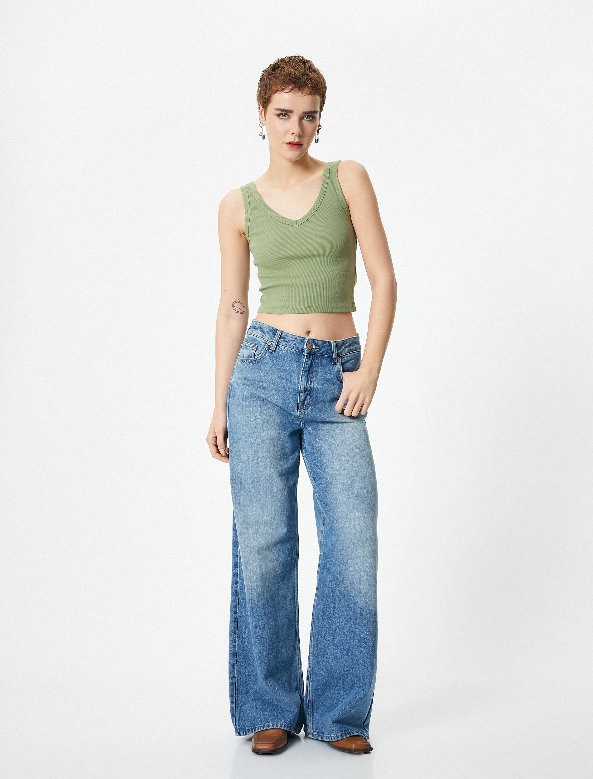   Crop V Yaka Atlet Pamuklu Ribanalı Slim Fit