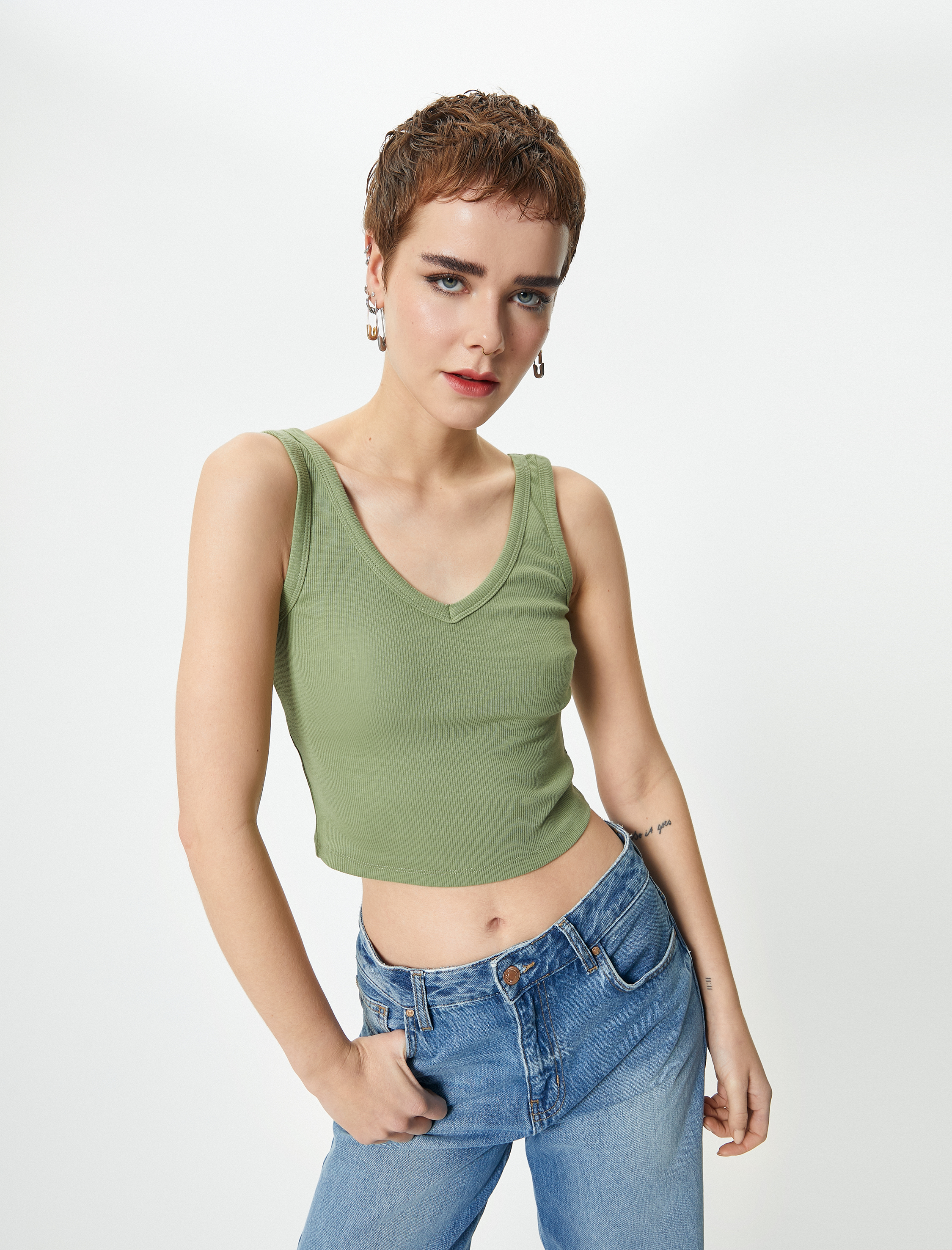   Crop V Yaka Atlet Pamuklu Ribanalı Slim Fit
