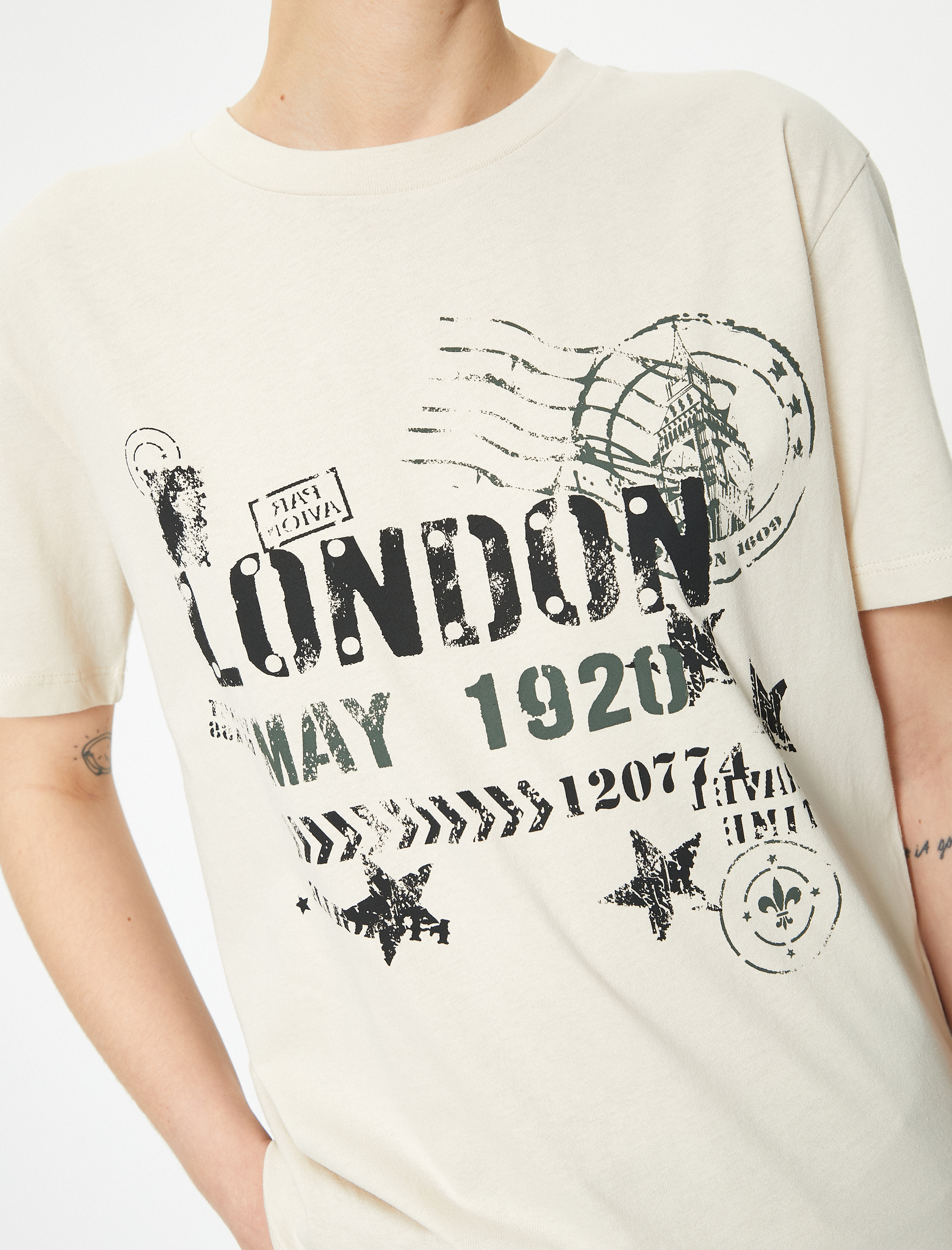   Kısa Kollu Baskılı Tişört Bisiklet Yaka Pamuklu Rahat Kalıp