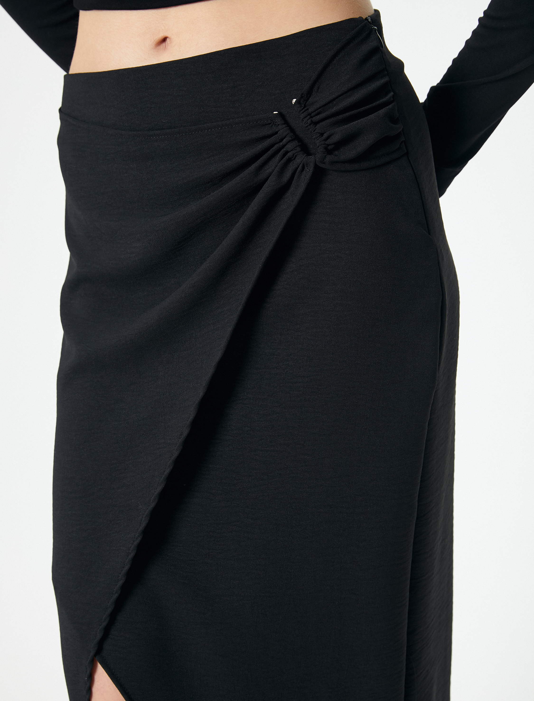   Uzun Kruvaze Etek Drape Detaylı Yırtmaçlı