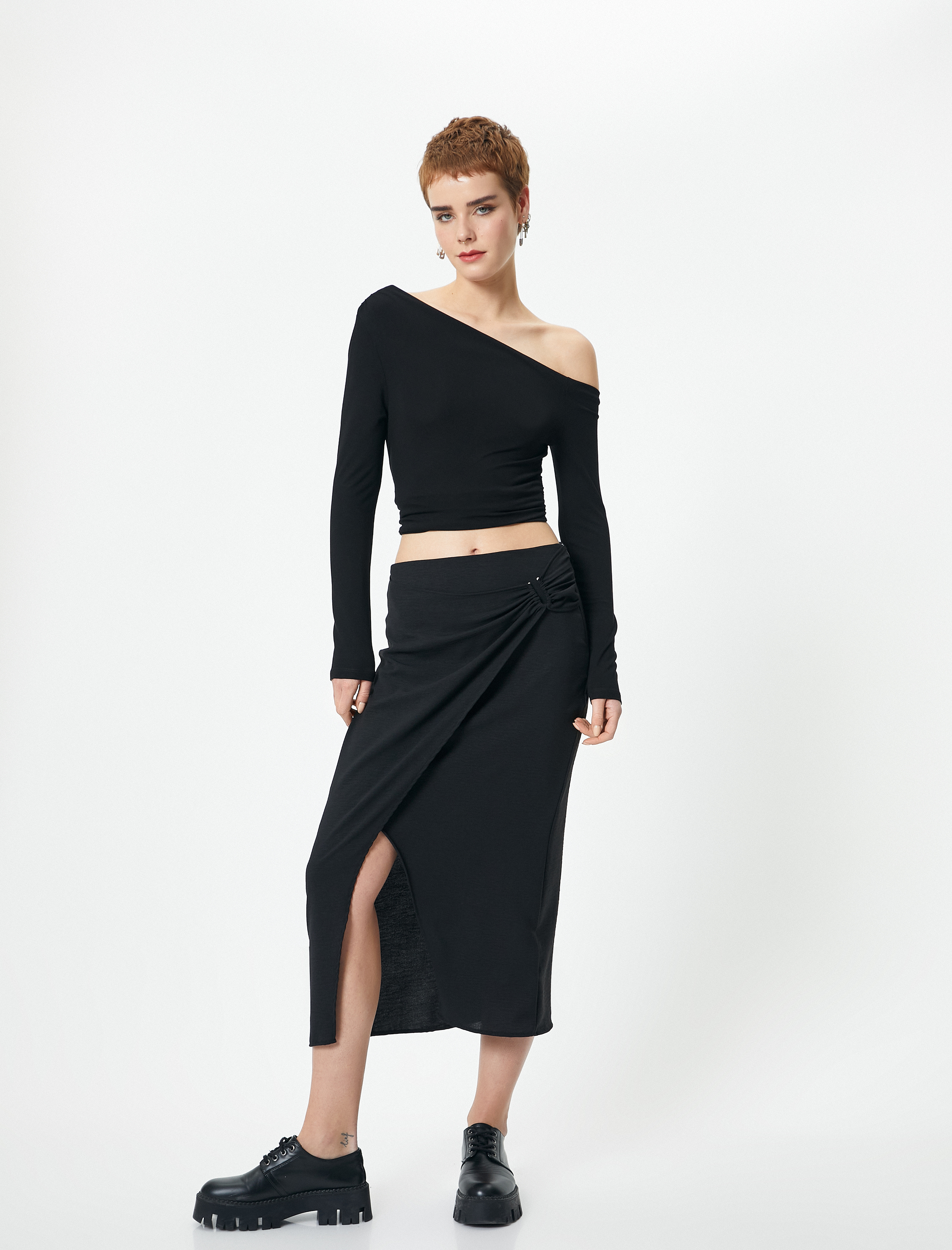   Uzun Kruvaze Etek Drape Detaylı Yırtmaçlı