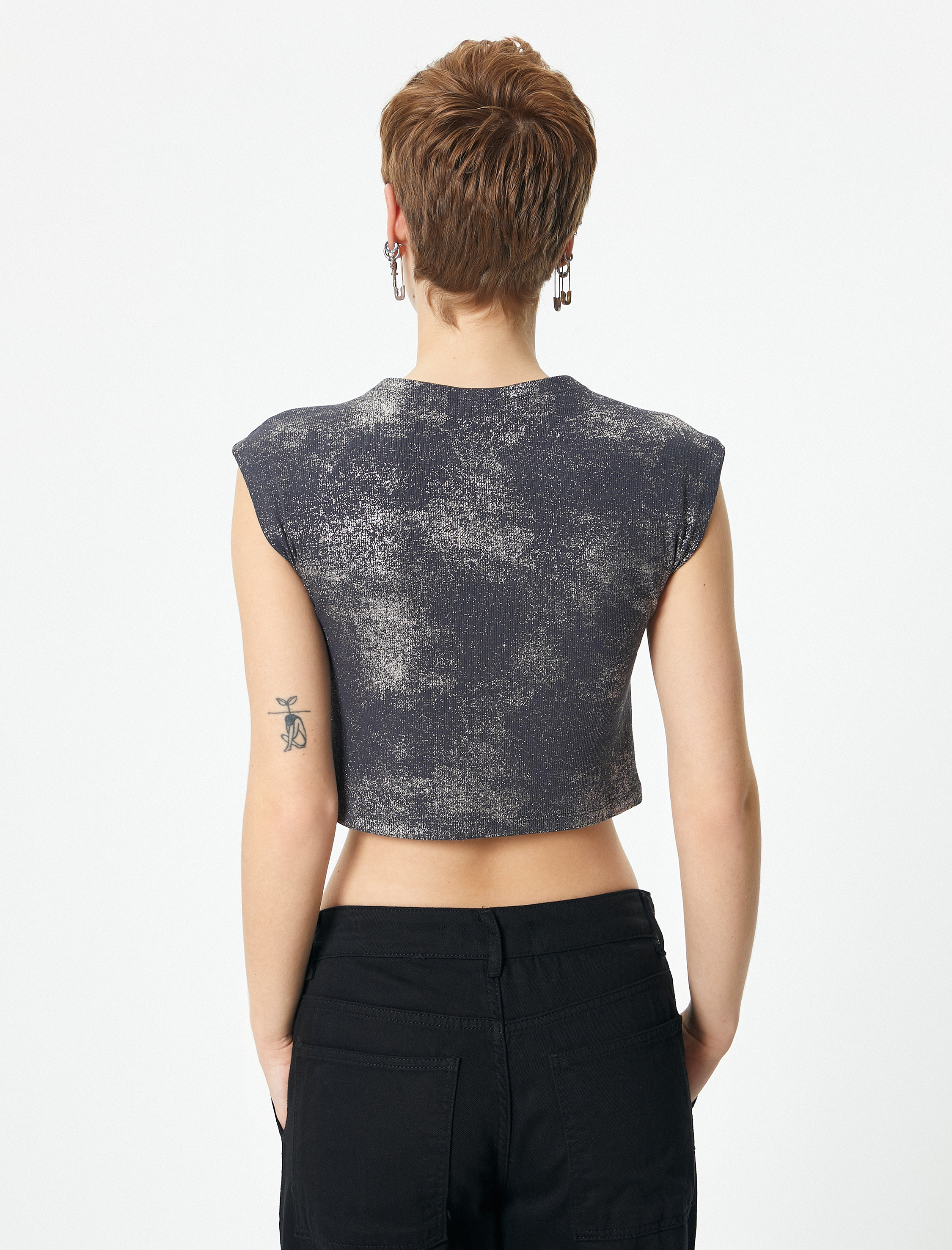   Kolsuz Crop Tişört Degrade Metalik Varak Baskılı Slim Fit Pamuklu