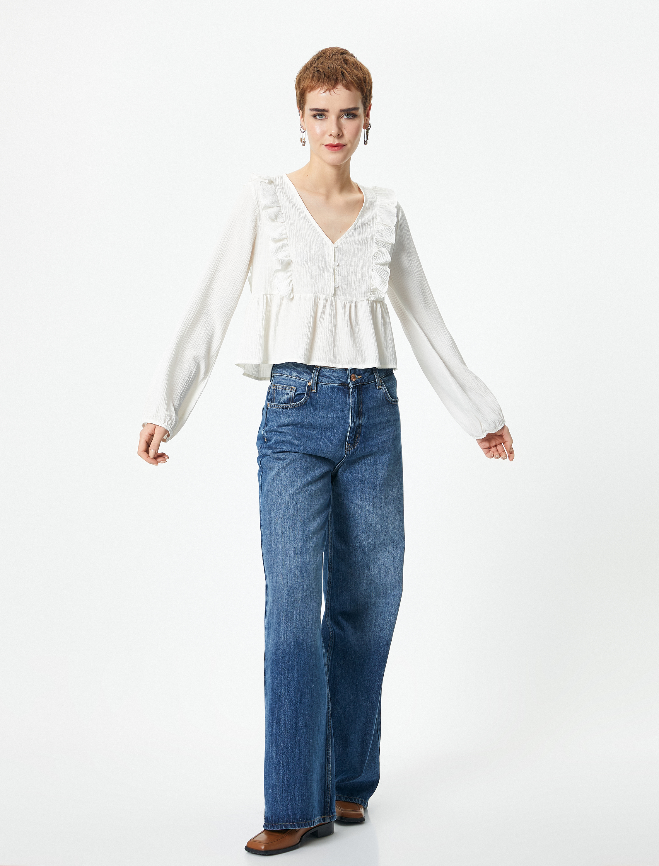   Fırfırlı Bluz Uzun Kollu Yuvarlak Yaka Dokulu