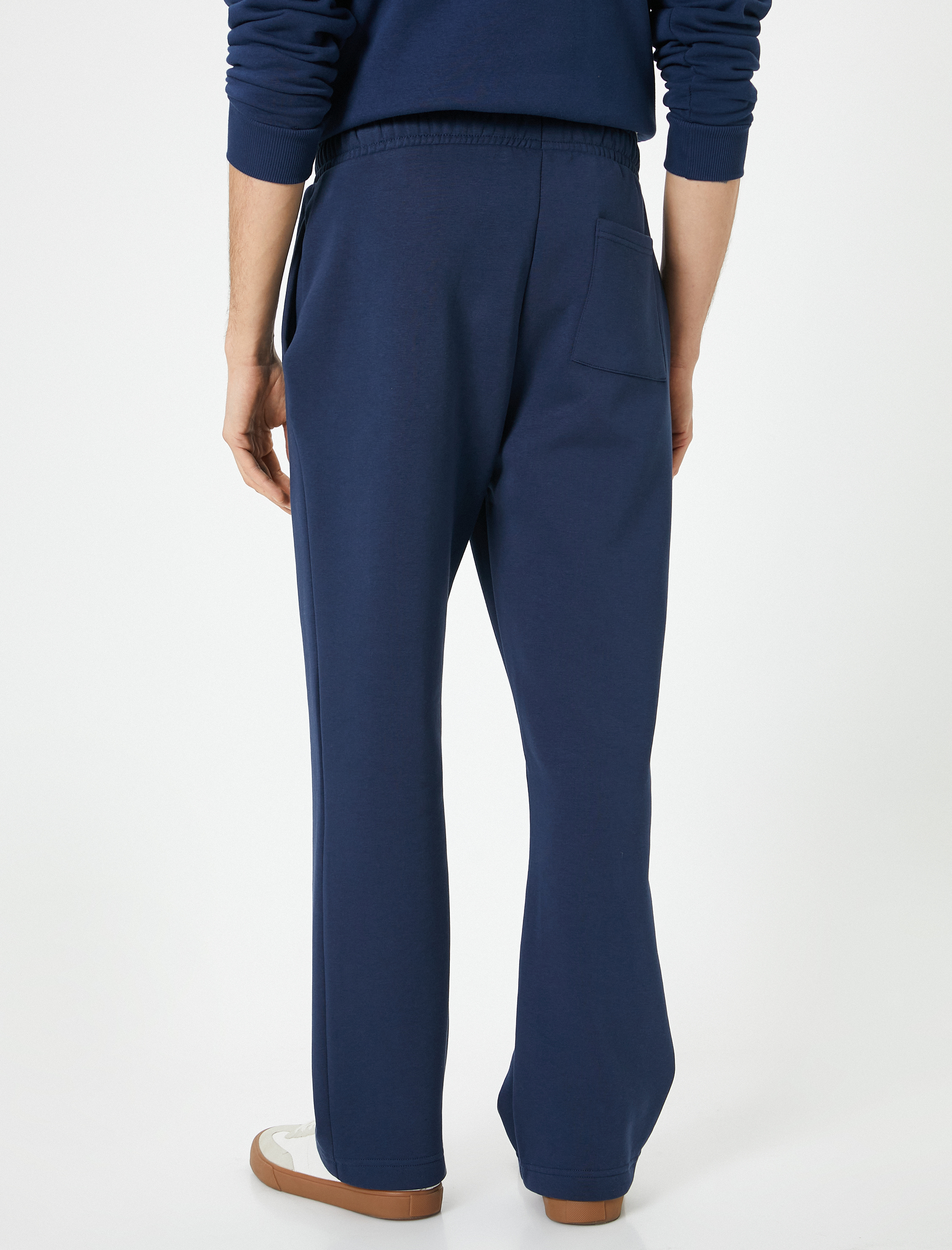 Eşofman Altı Boru Paça Beli Lastikli Cep Detaylı İşlemeli Şardonlu