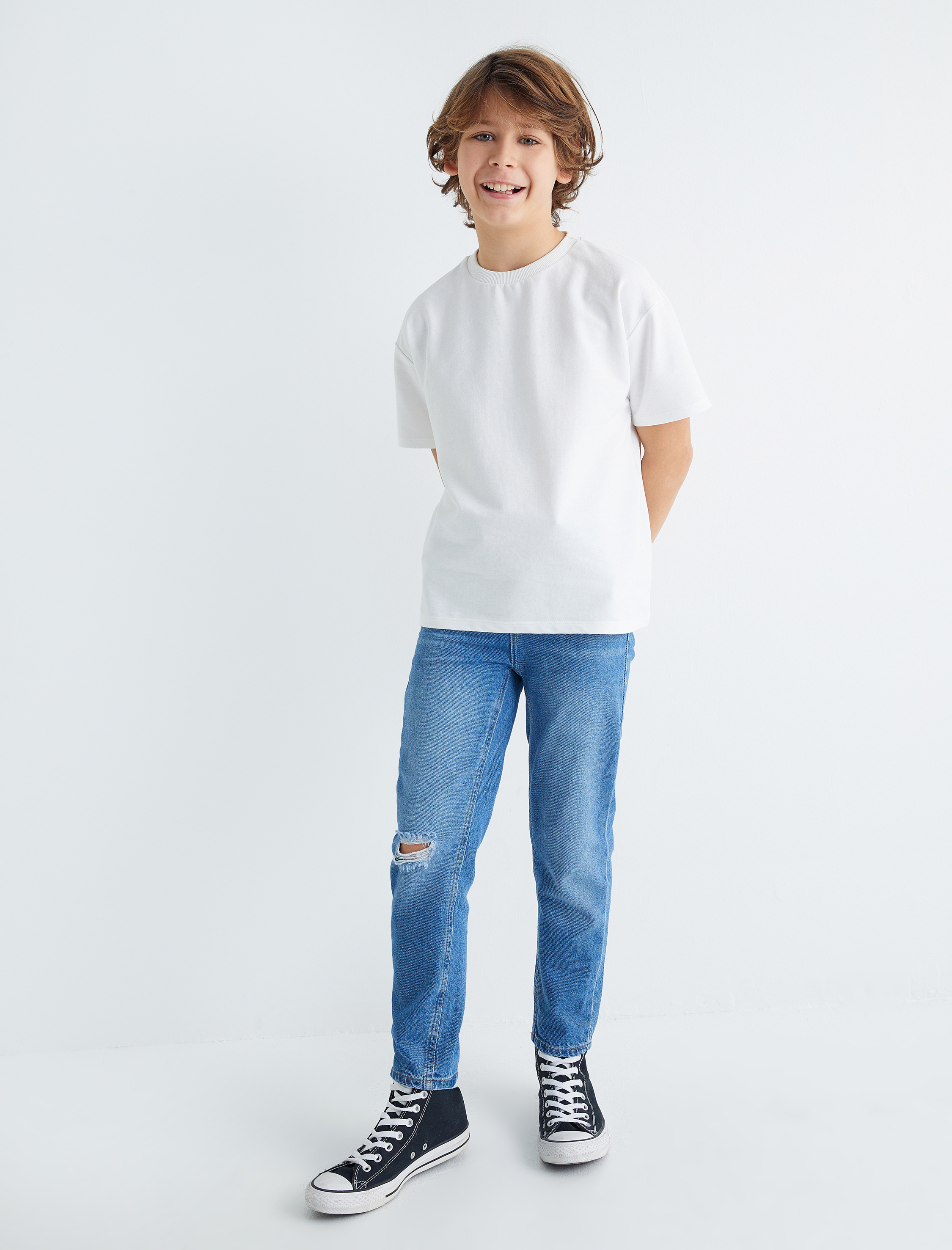  Erkek Çocuk Kot Pantolon Pamuklu Yıpratılmış Detaylı Beli Ayarlanabilir Lastikli