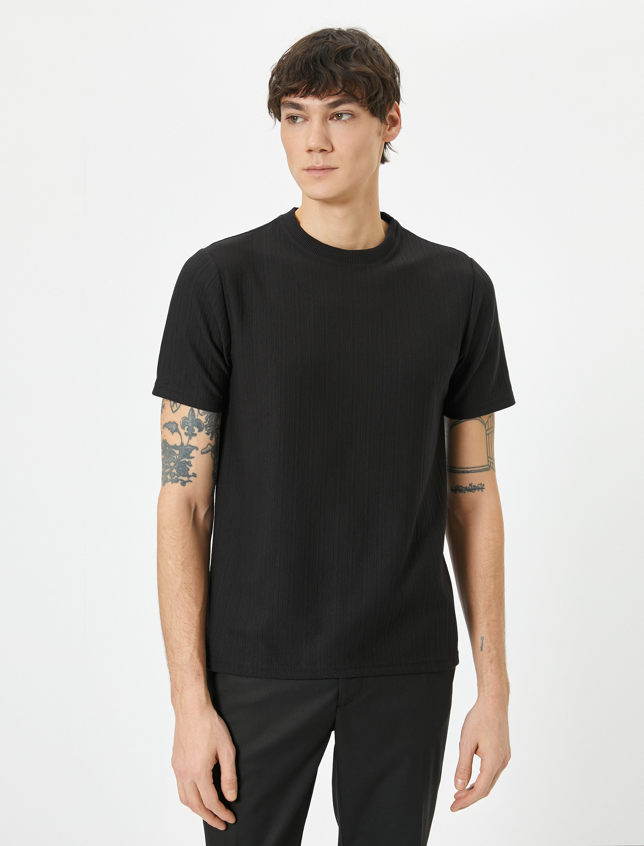   Bisiklet Yaka Tişört Kısa Kollu Dokulu