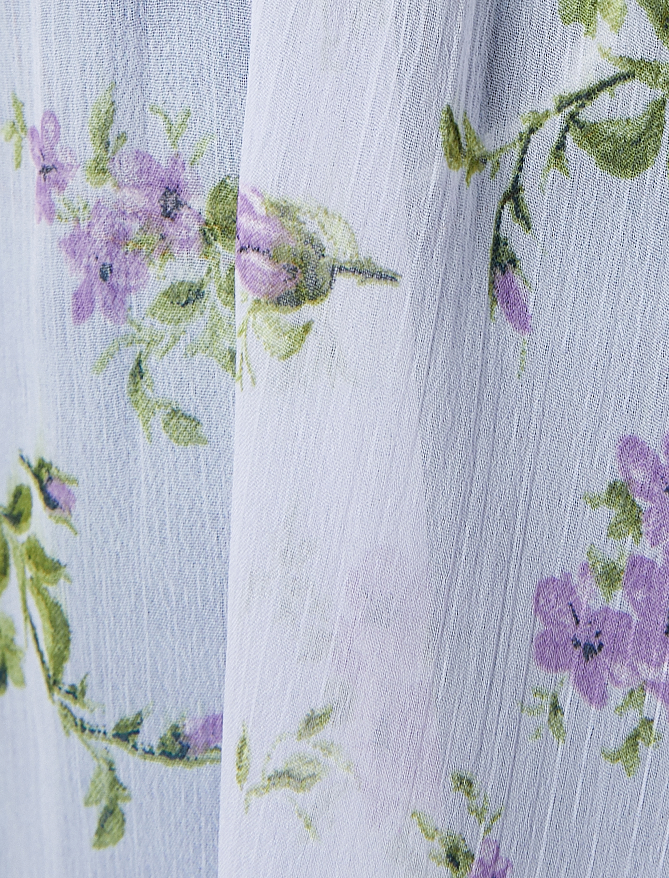 Çiçekli Şifon Bluz Asimetrik Kesim Derin V Yaka Düğmeli Fırfırlı