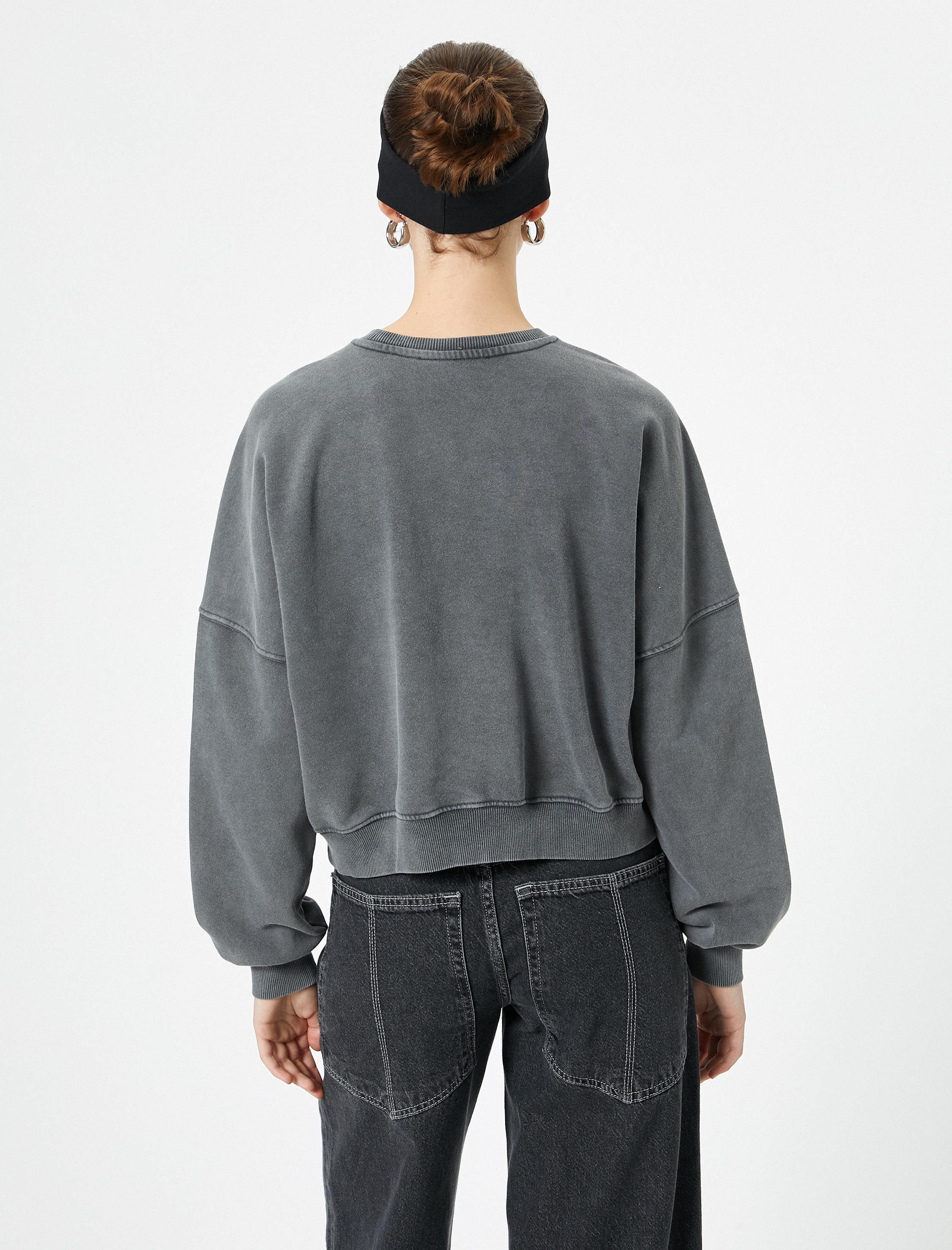   Bisiklet Yaka Sweatshirt Soluk Efektli Standart Kesim Üç İplik Şardonlu