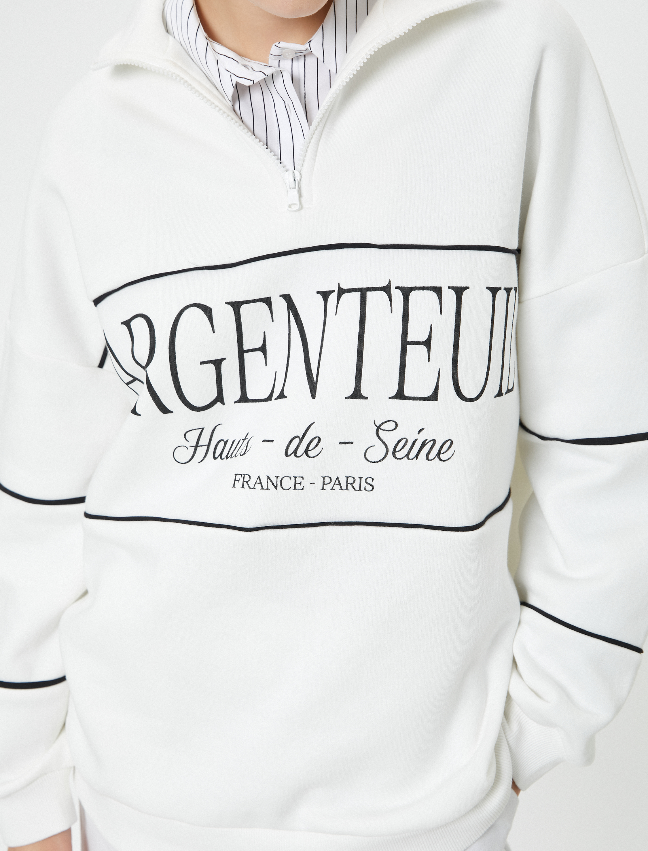   Oversize Sweatshirt Yarım Fermuarlı Dik Yaka Slogan Nakışlı