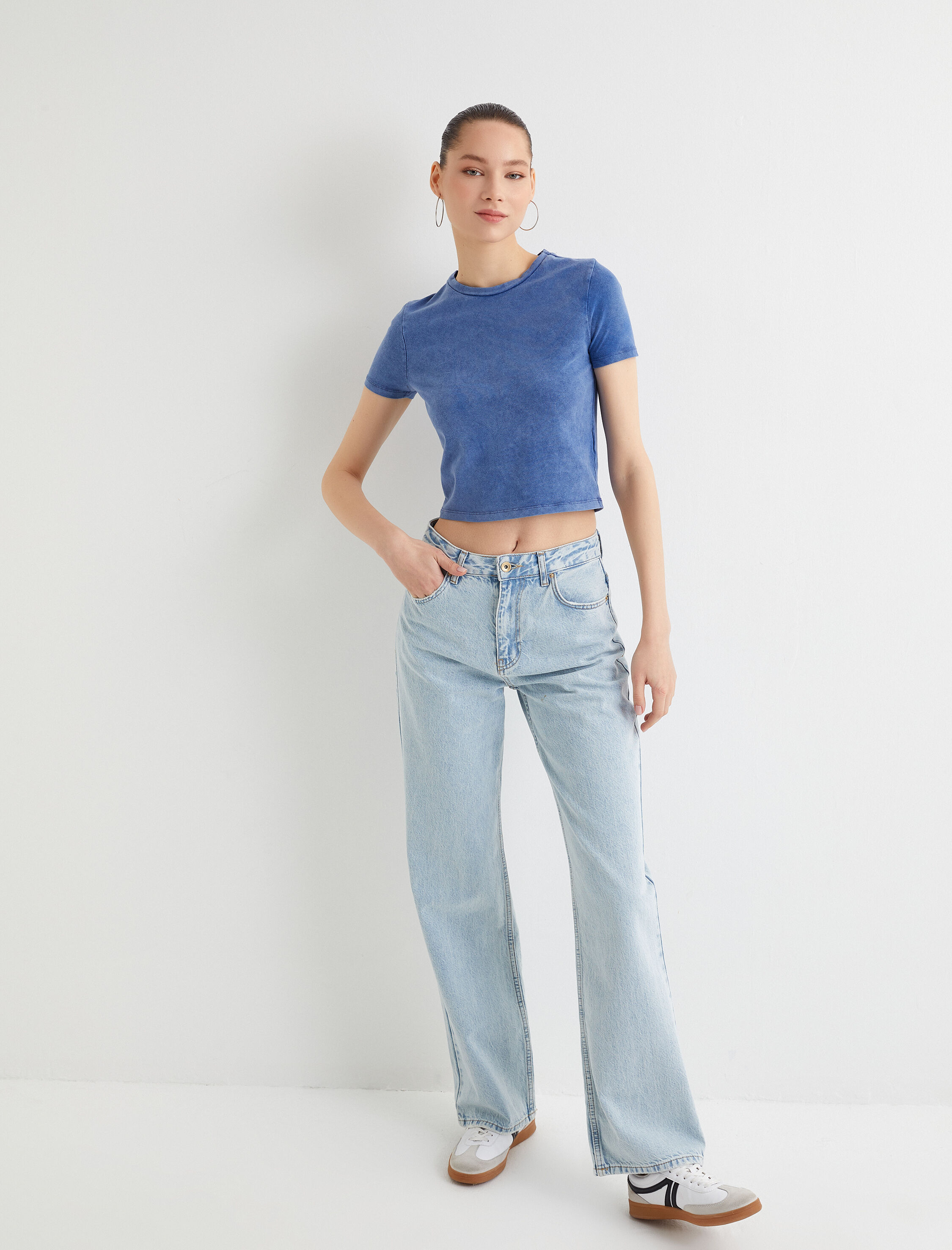   Crop Tişört Soluk Efektli Kısa Kollu Bisiklet Yaka Slim Fit Pamuklu