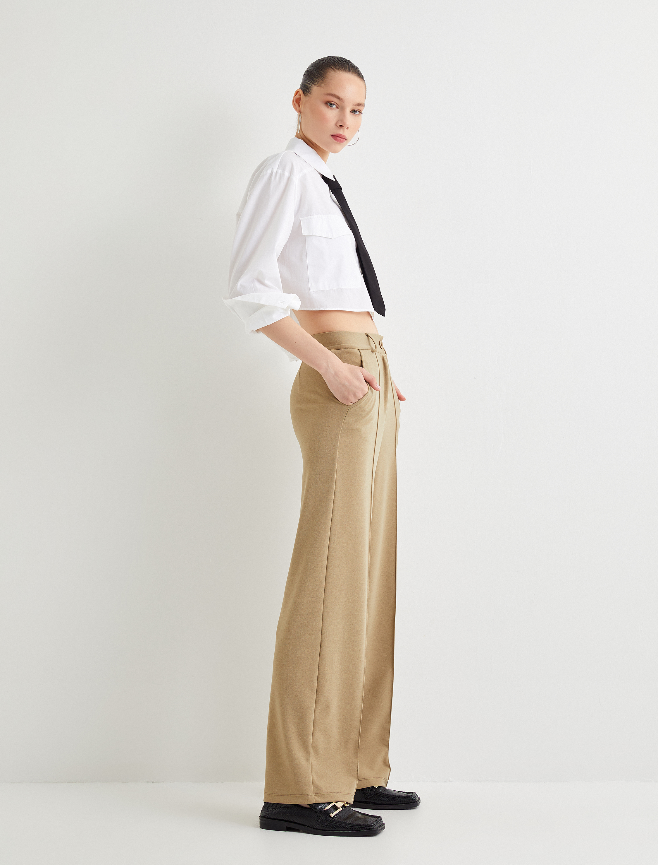   Kumaş Pantolon Yüksek Bel Geniş Paça Rahat Kalıp Nervürlü Cepli