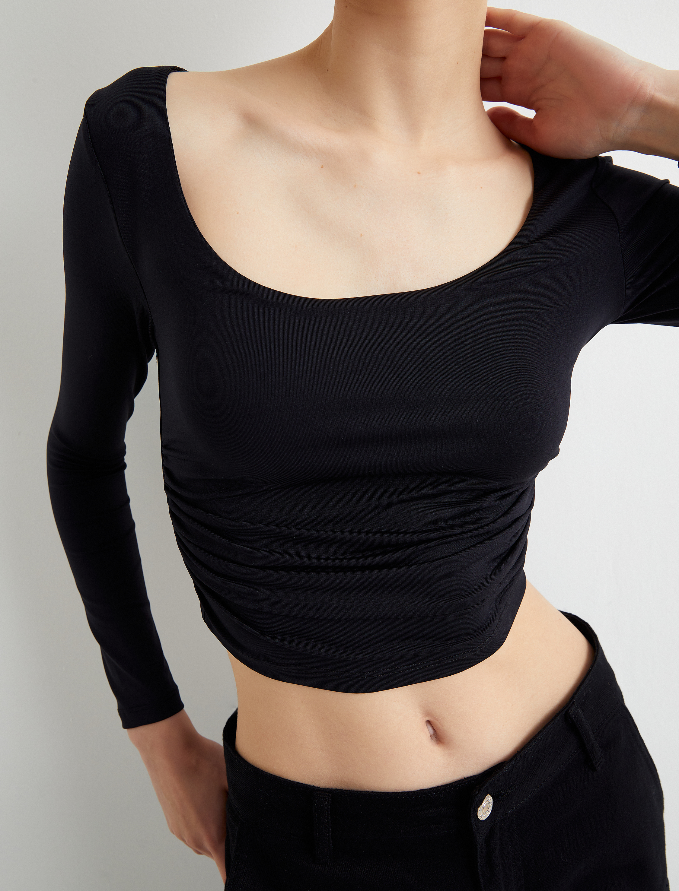 Uzun Kollu Crop Body U Yaka Drape Detaylı