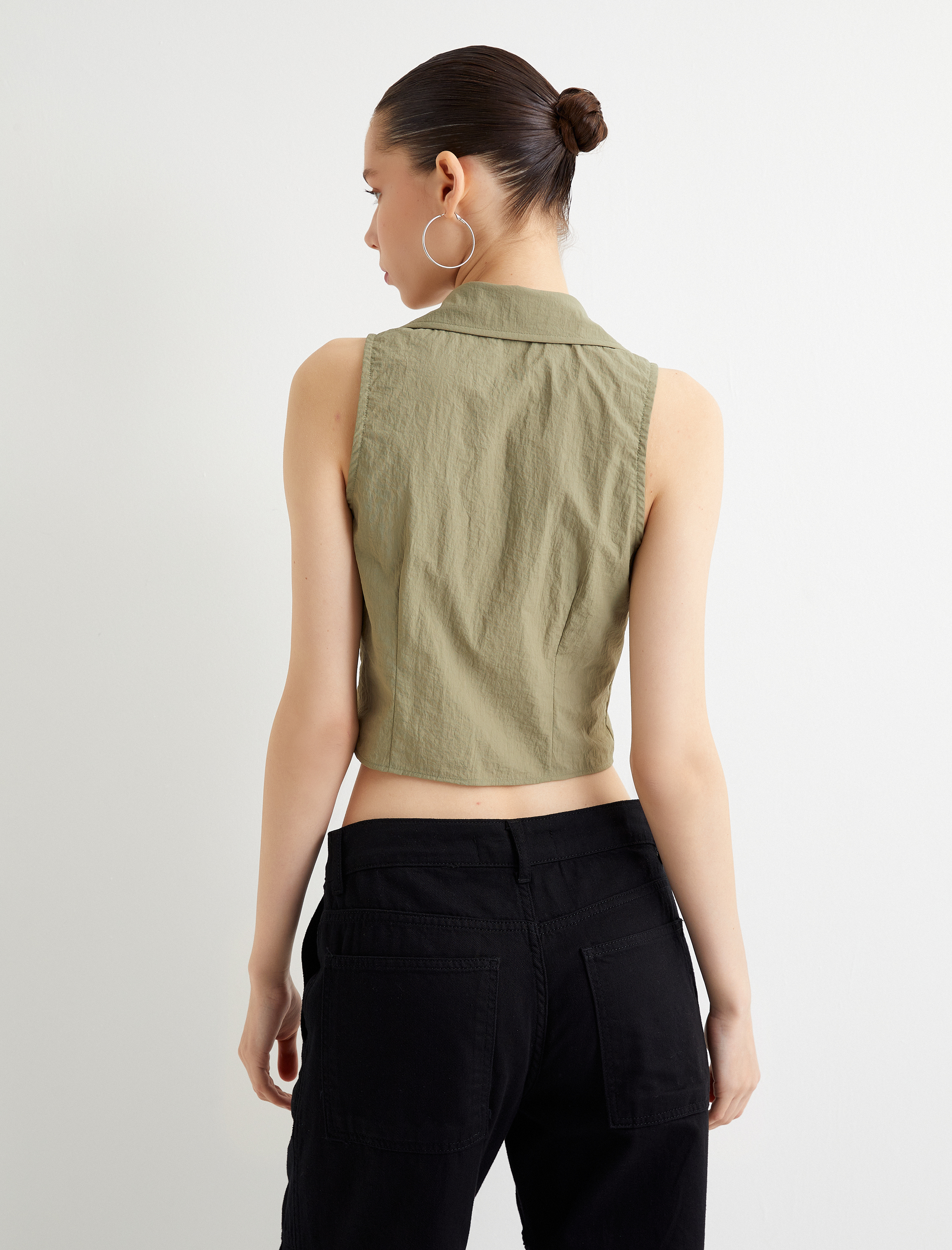   Kolsuz Crop Gömlek Slim Fit Korse Detaylı