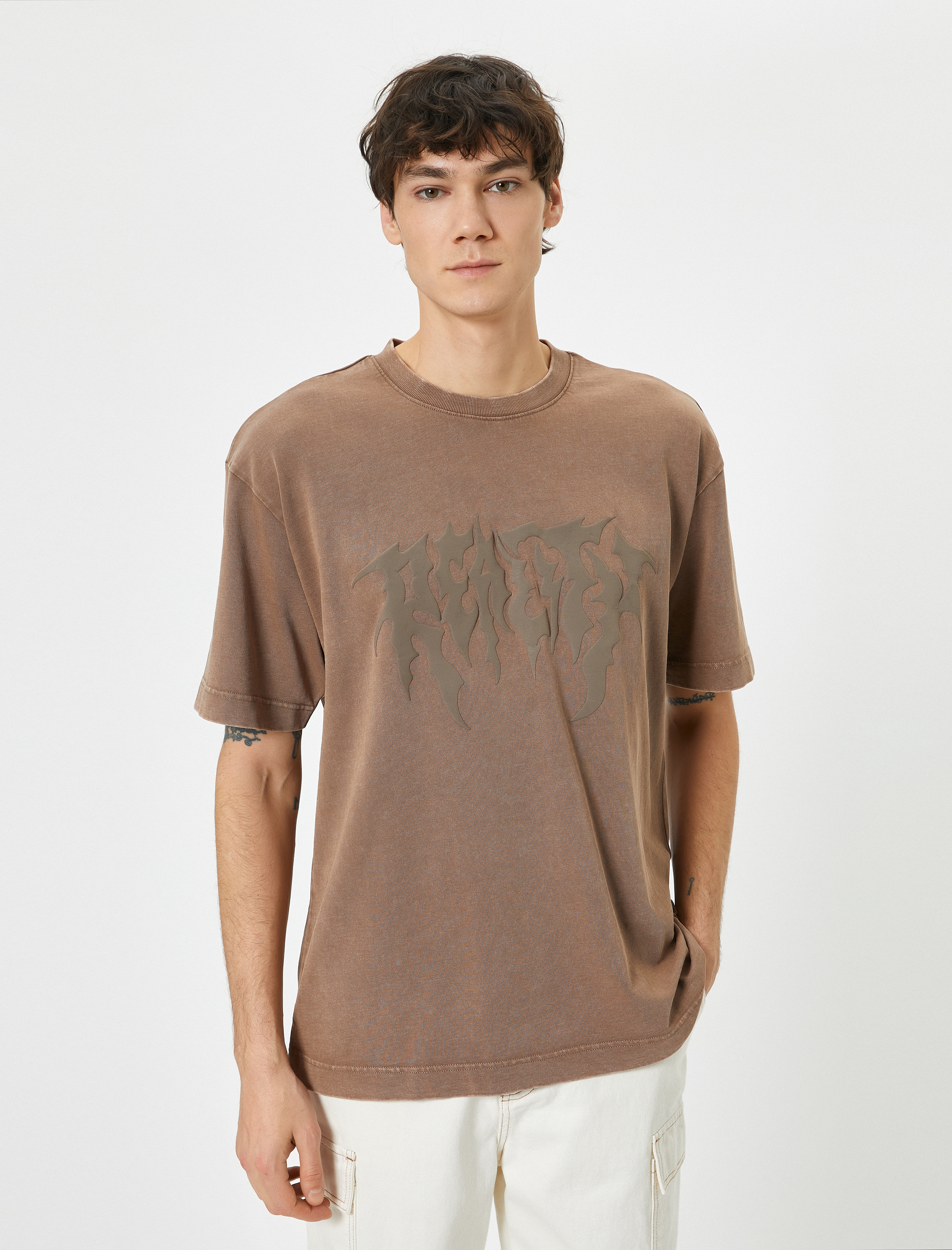   Yıkamalı Tişört Grafiti İşlemeli Bisiklet Yaka Kısa Kollu Pamuklu