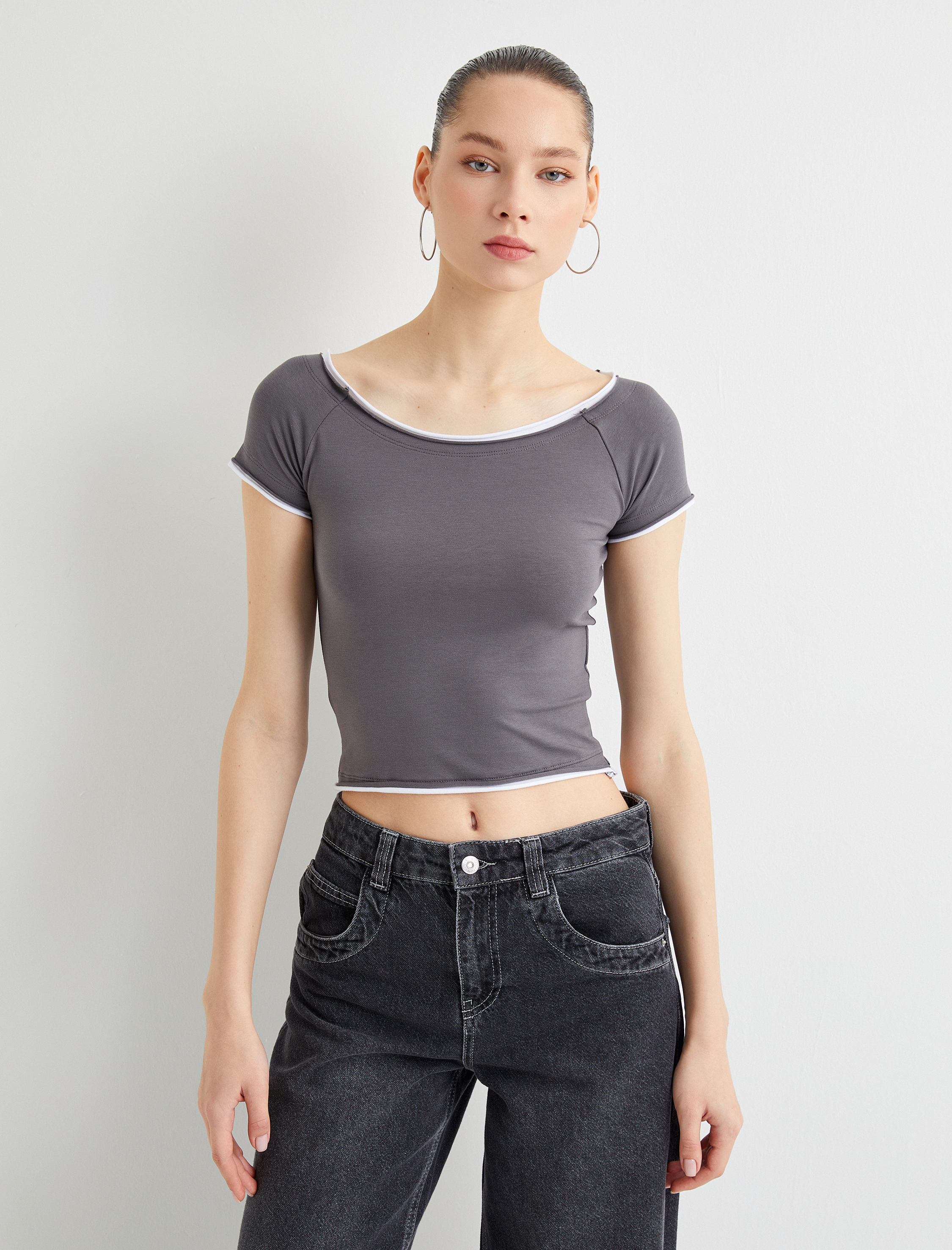   Crop Tişört Kısa Kollu Yuvarlak Yaka Pamuklu Slim Fit