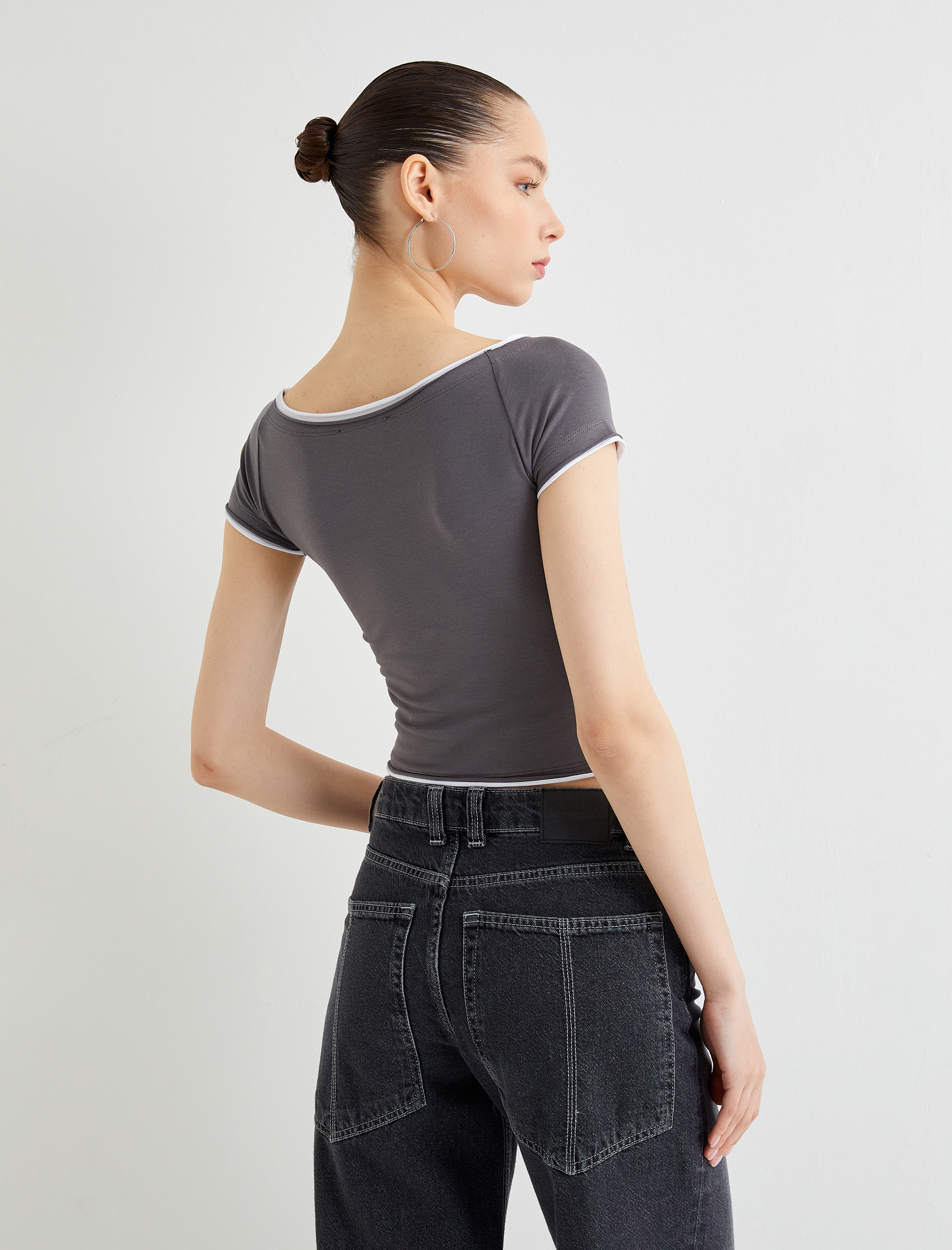   Crop Tişört Kısa Kollu Yuvarlak Yaka Pamuklu Slim Fit