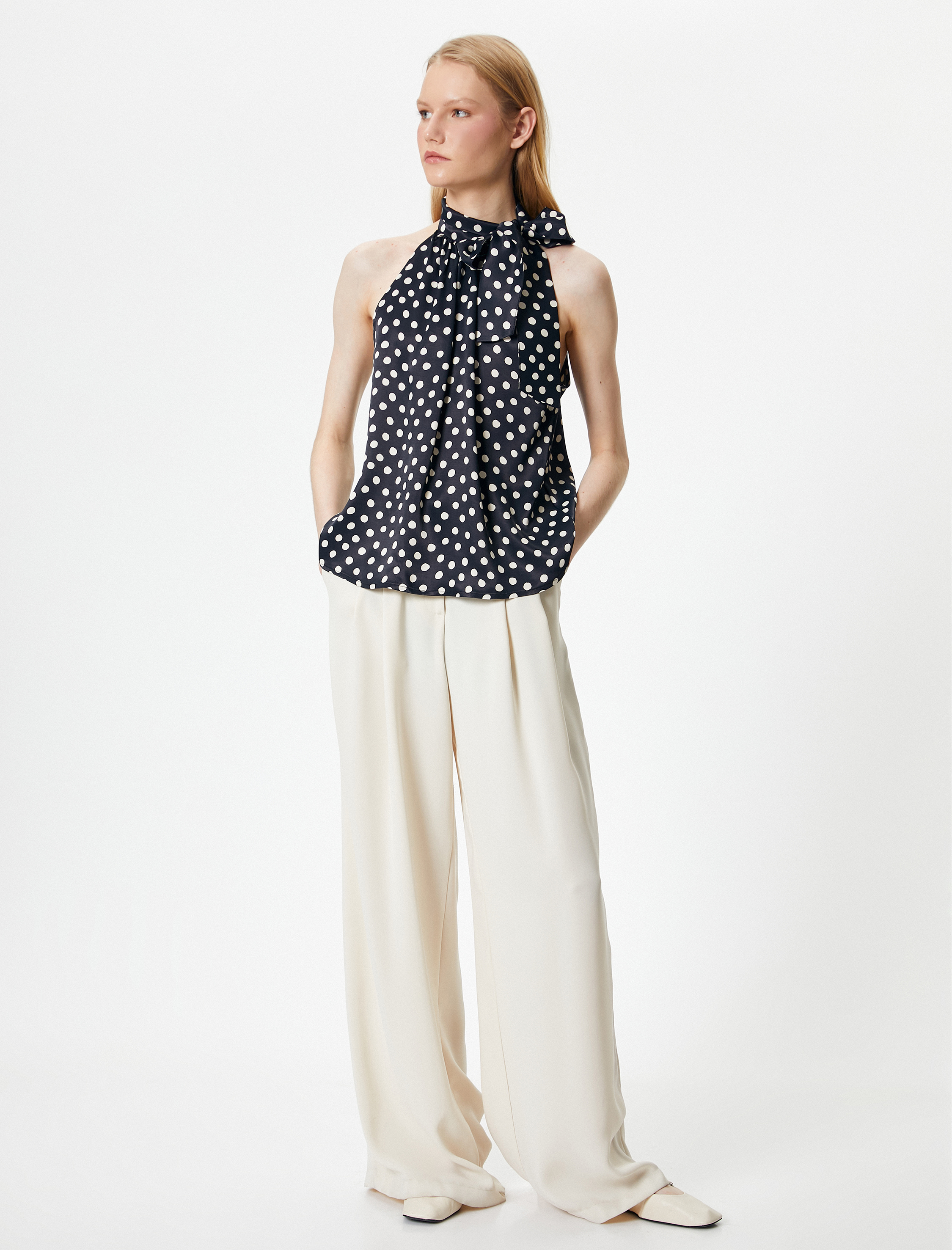   Puantiyeli Bluz Halter Yaka Fularlı Viskon