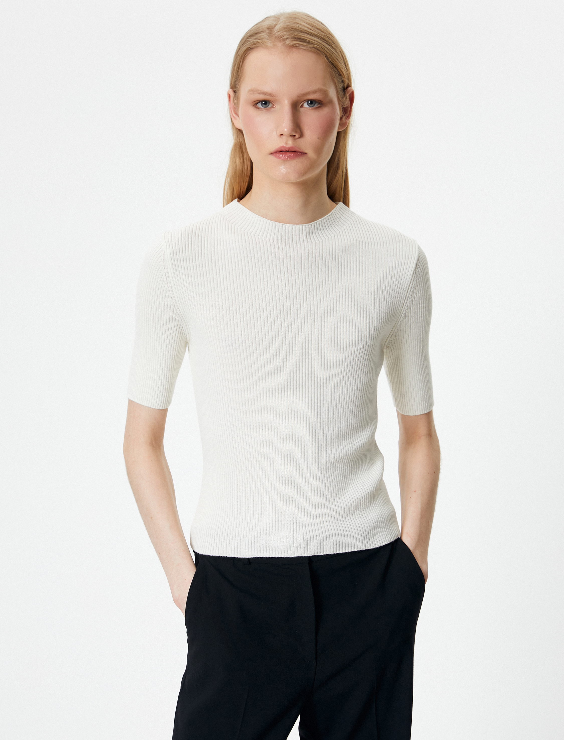 Triko Kazak Kısa Kollu Fitilli Yuvarlak Yaka