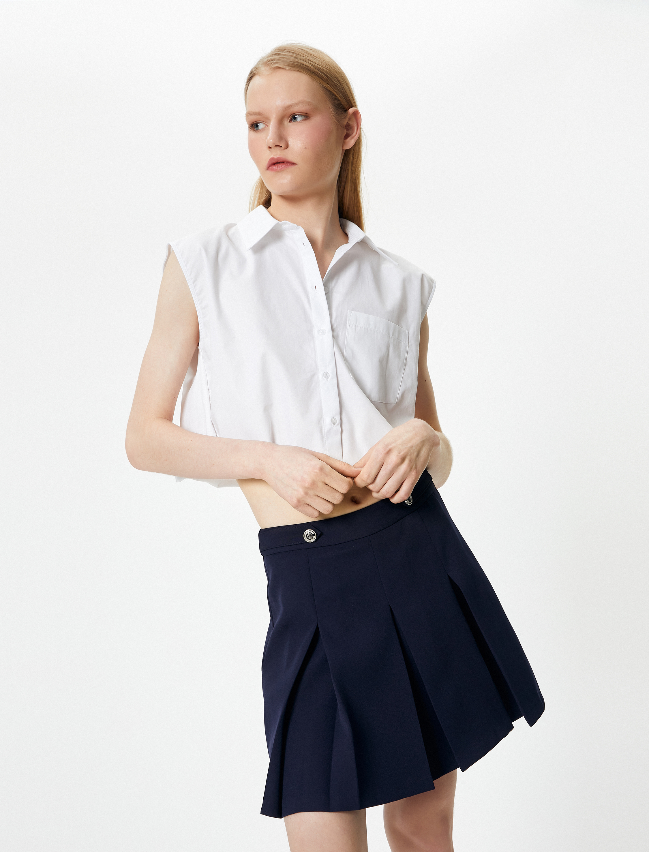   Mini Pileli Etek Normal Bel Düğme Detaylı