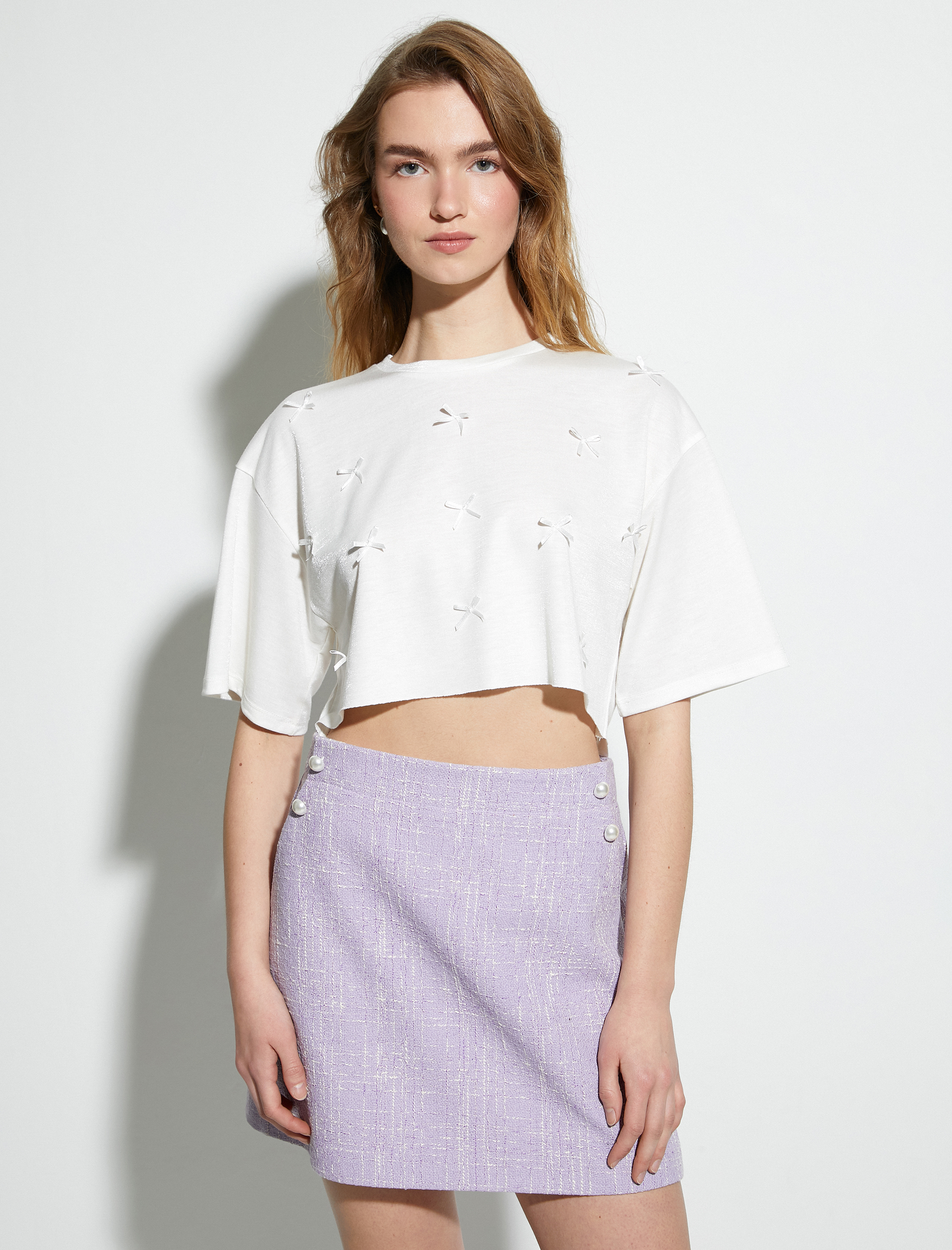   Crop Tişört Fiyonk Detaylı Bisiklet Yaka Kısa Kollu Viskon