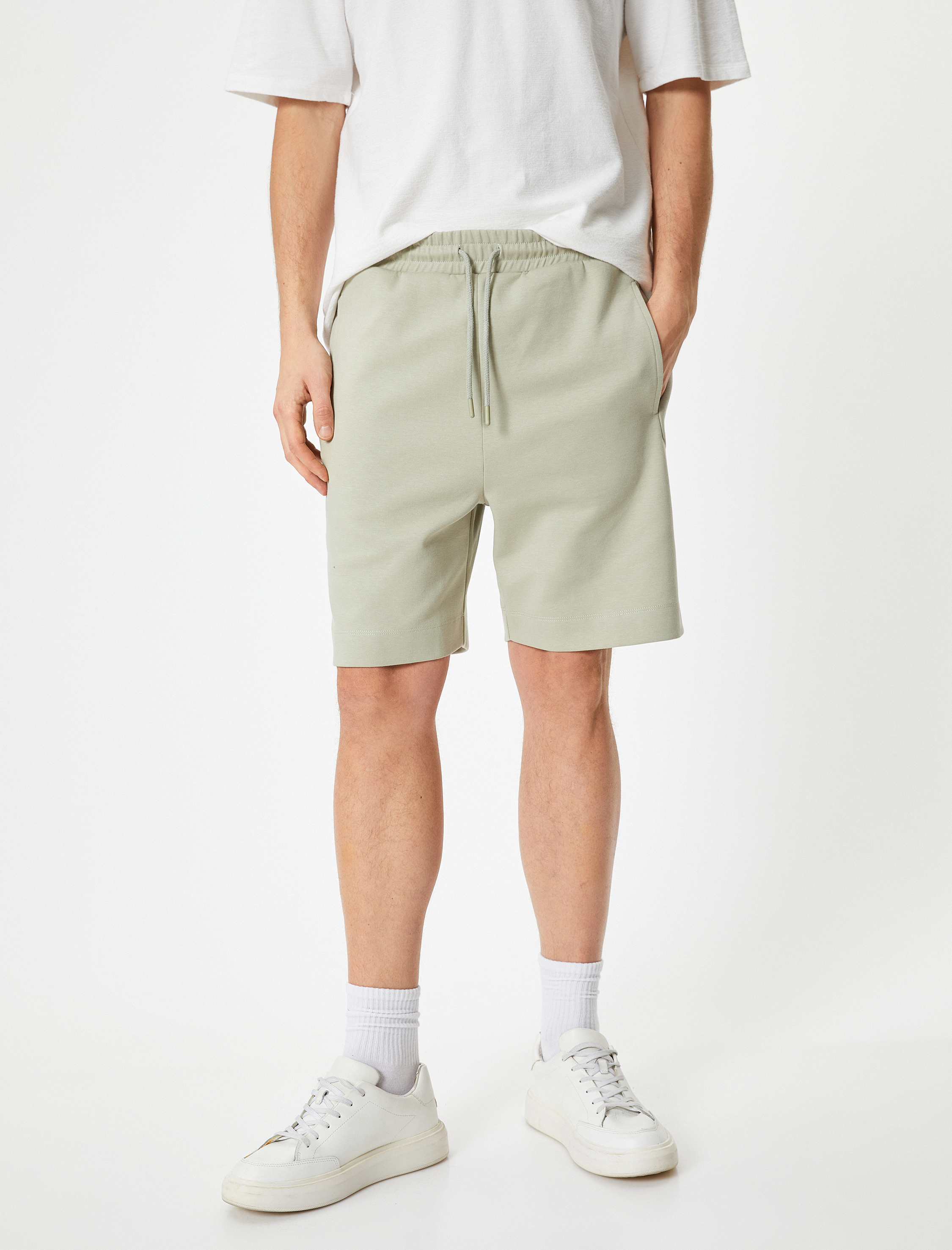   Bermuda Şort Beli Bağcıklı Cep Detaylı