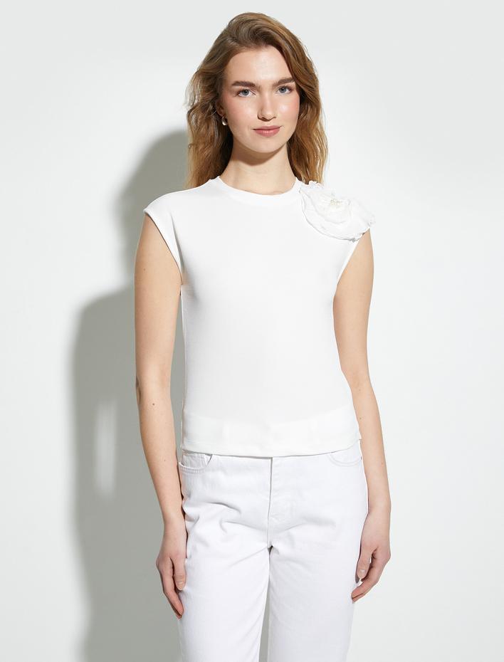  Çiçek Aplikeli Bluz Bisiklet Yaka İnci Detaylı