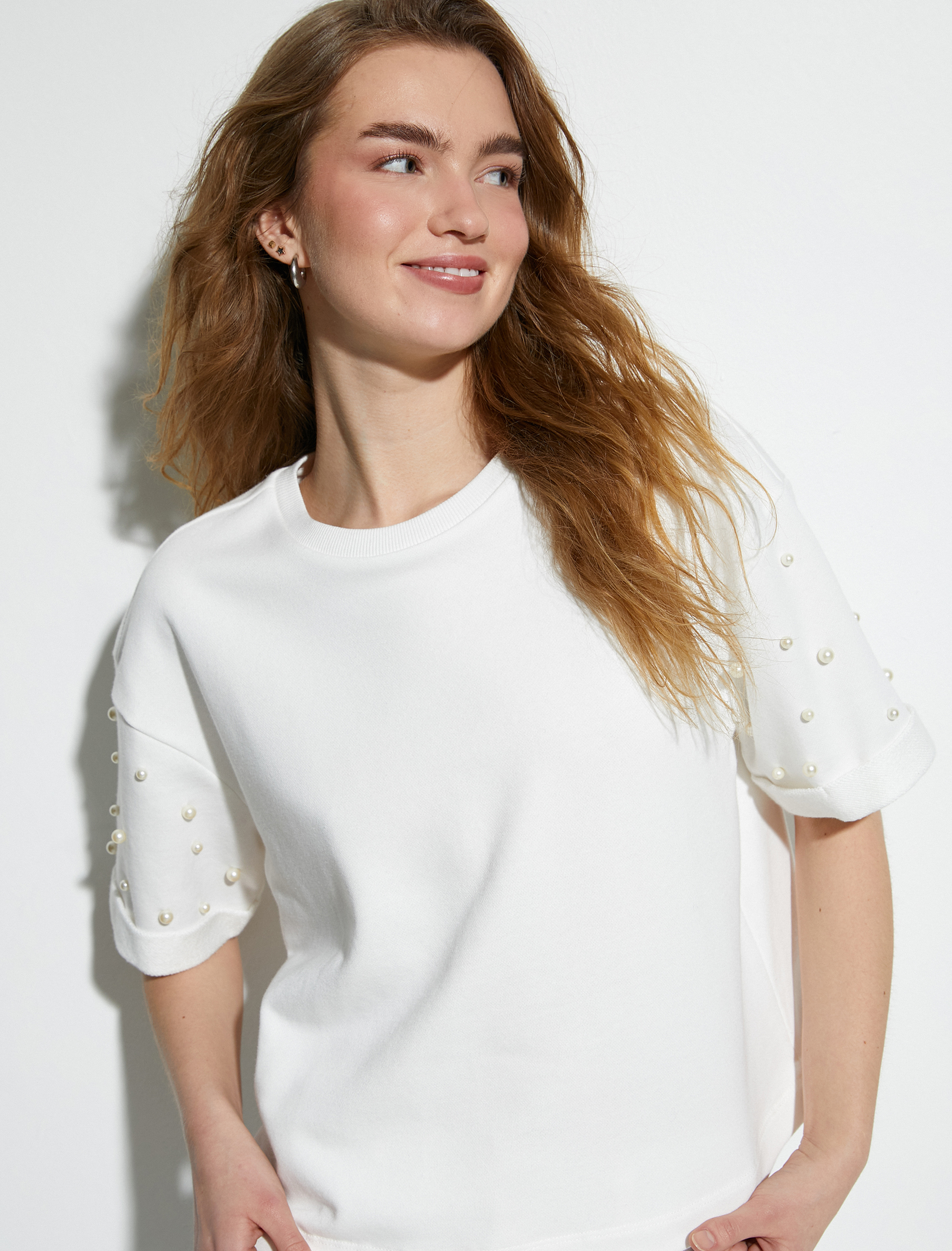   İnci İşlemeli Tişört Kısa Kollu Bisiklet Yaka Standart Kesim