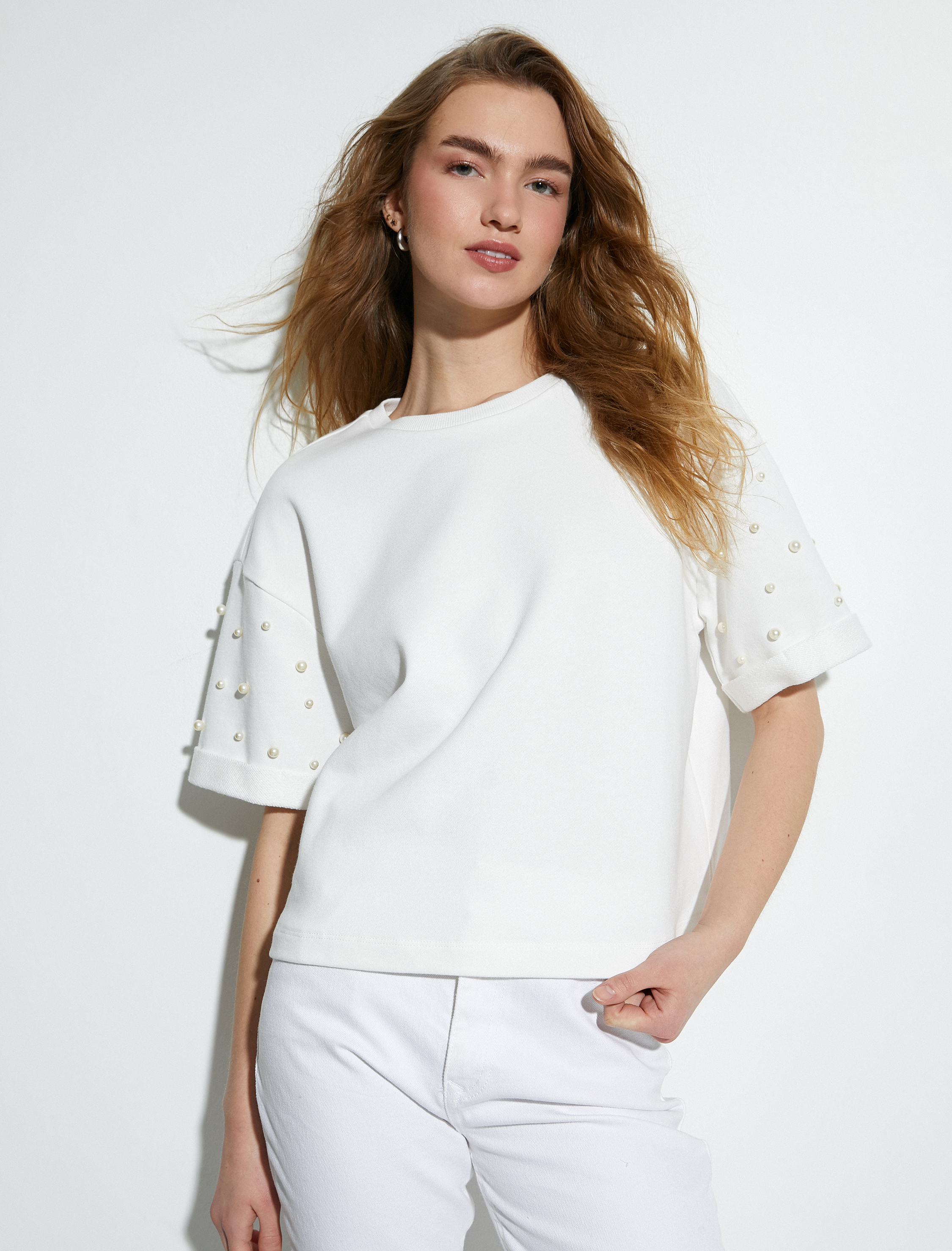   İnci İşlemeli Tişört Kısa Kollu Bisiklet Yaka Standart Kesim