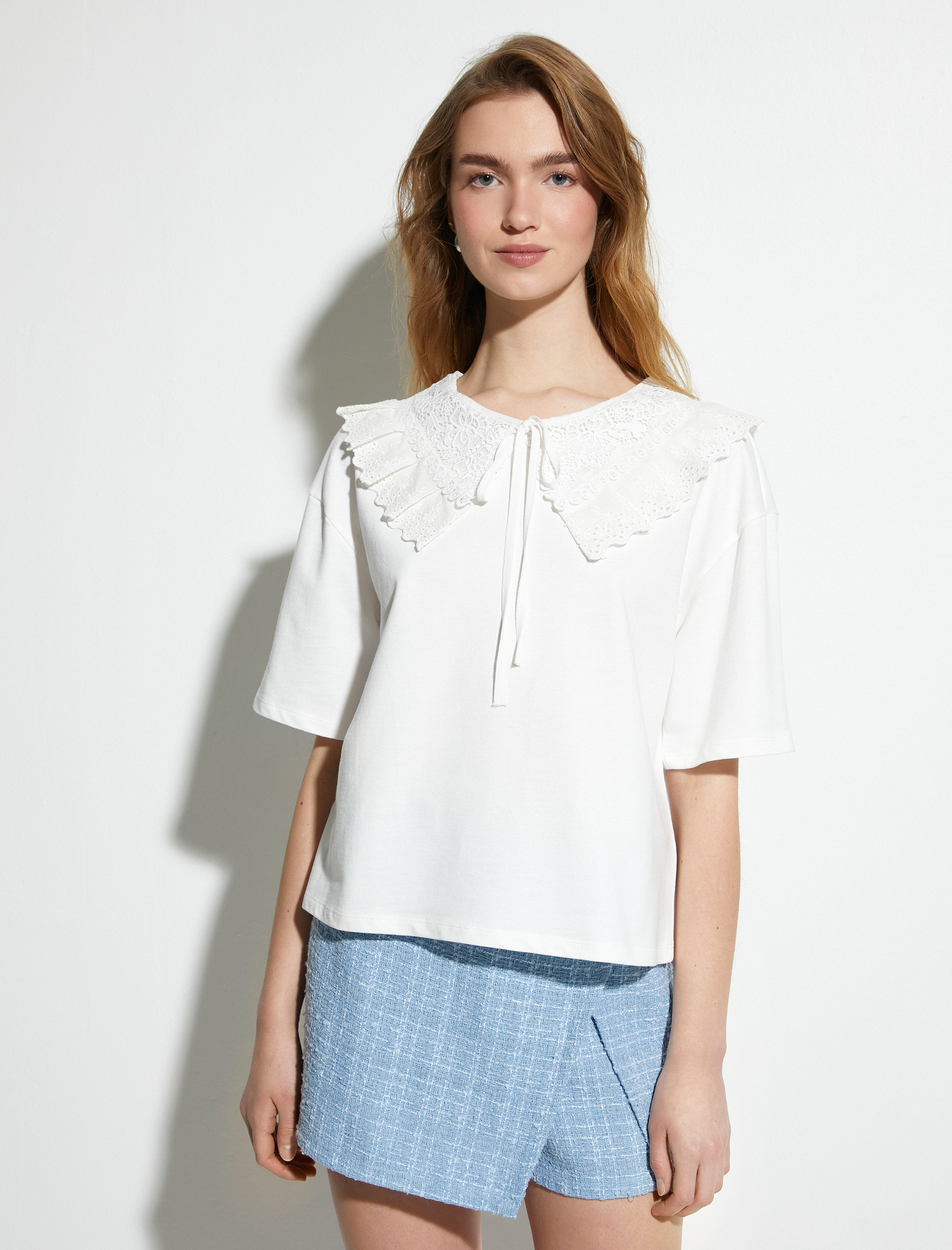   Dantelli Bebe Yaka Tişört Kısa Kollu