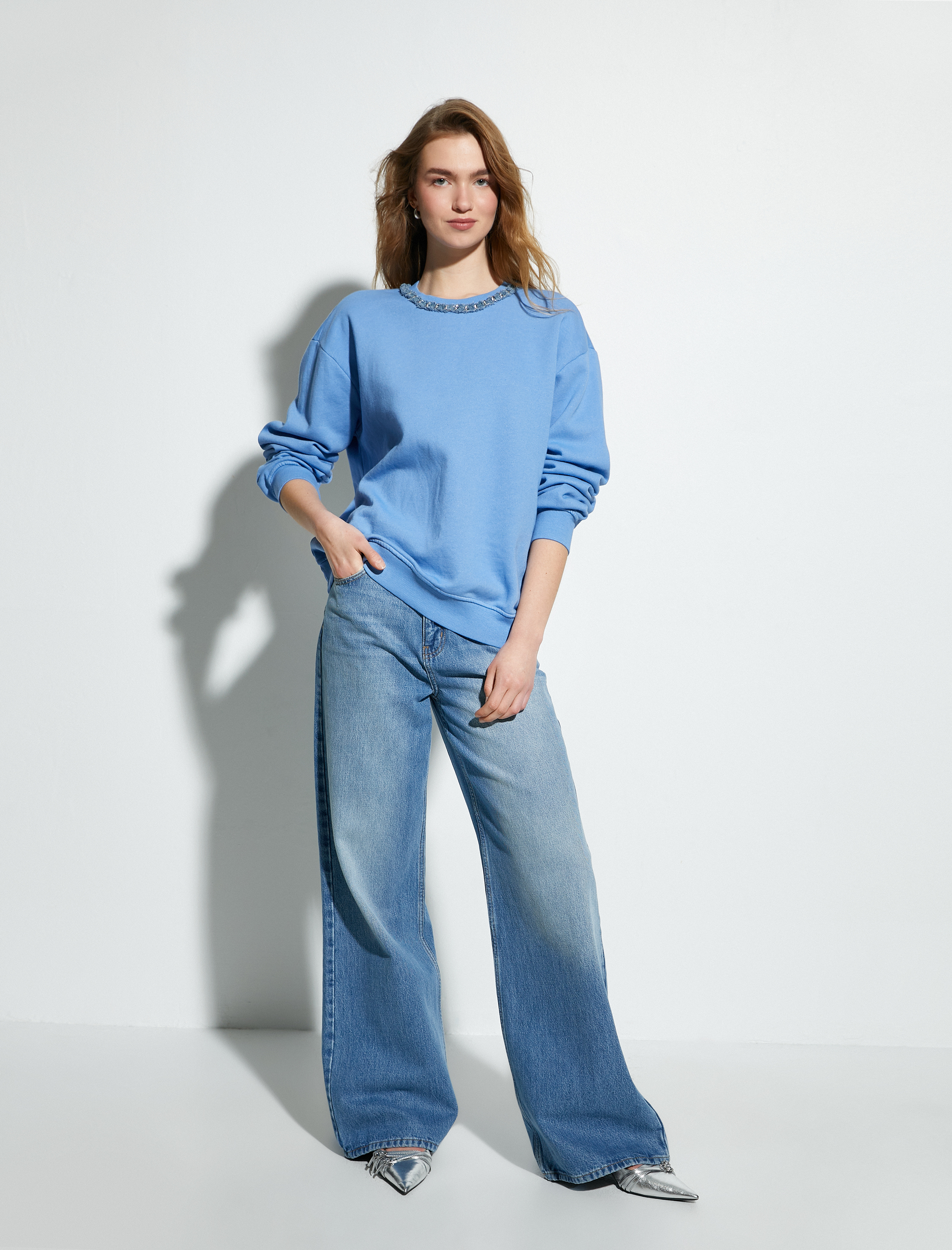   Bisiklet Yaka Sweatshirt Metal Aksesuarlı Regular Fit Üç İplik Şardonlu