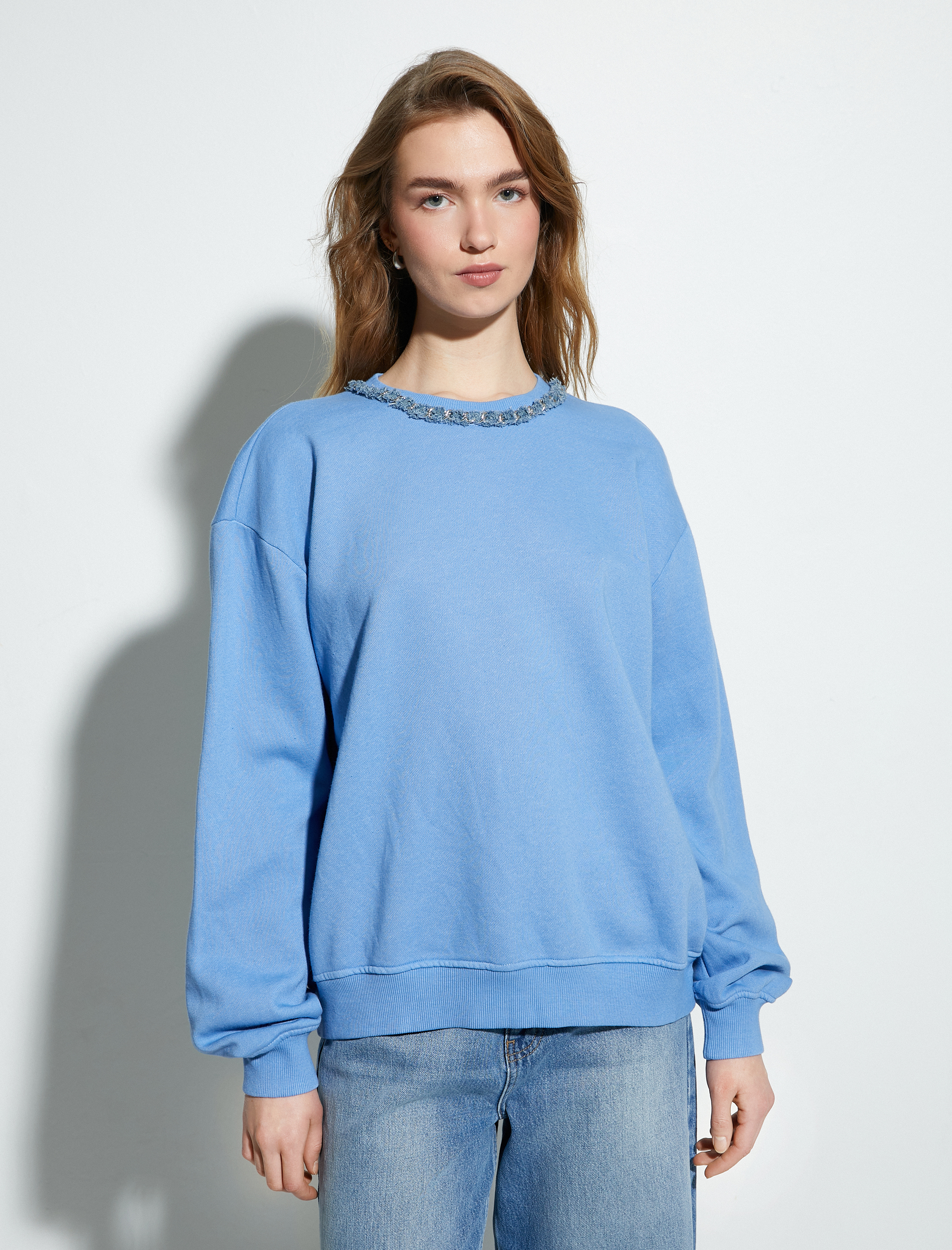   Bisiklet Yaka Sweatshirt Metal Aksesuarlı Regular Fit Üç İplik Şardonlu