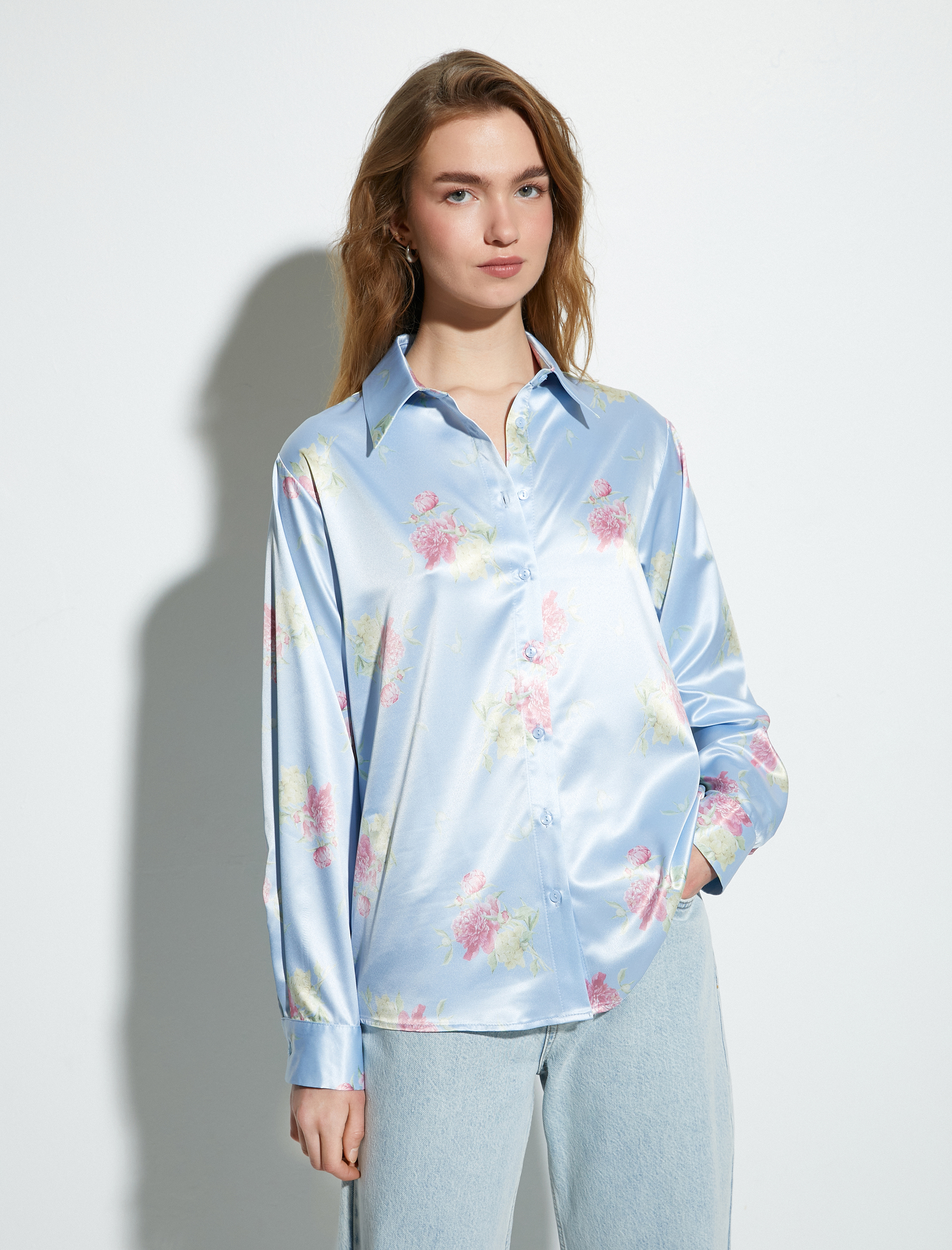   Saten Çiçekli Gömlek Düğmeli Uzun Kollu