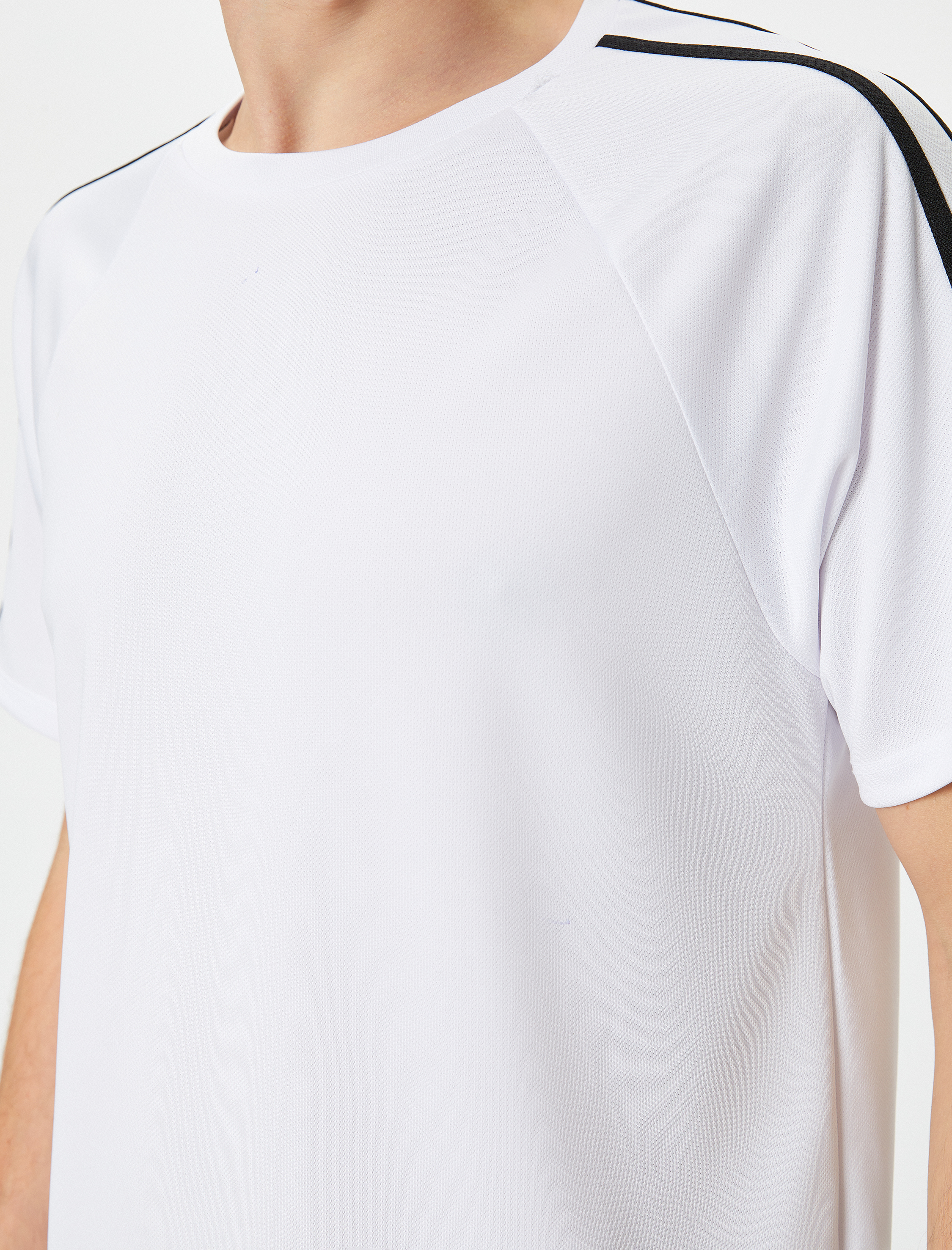   Spor Tişört Şerit Detaylı Bisiklet Yaka Kısa Kollu