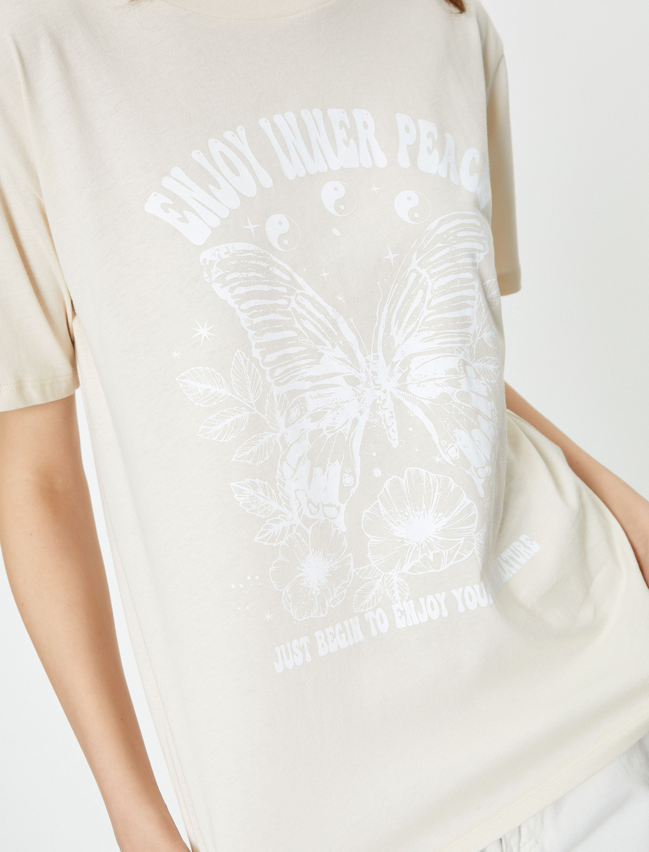   Rahat Kalıp Tişört Kısa Kollu Bisiklet Yaka Baskılı Pamuklu