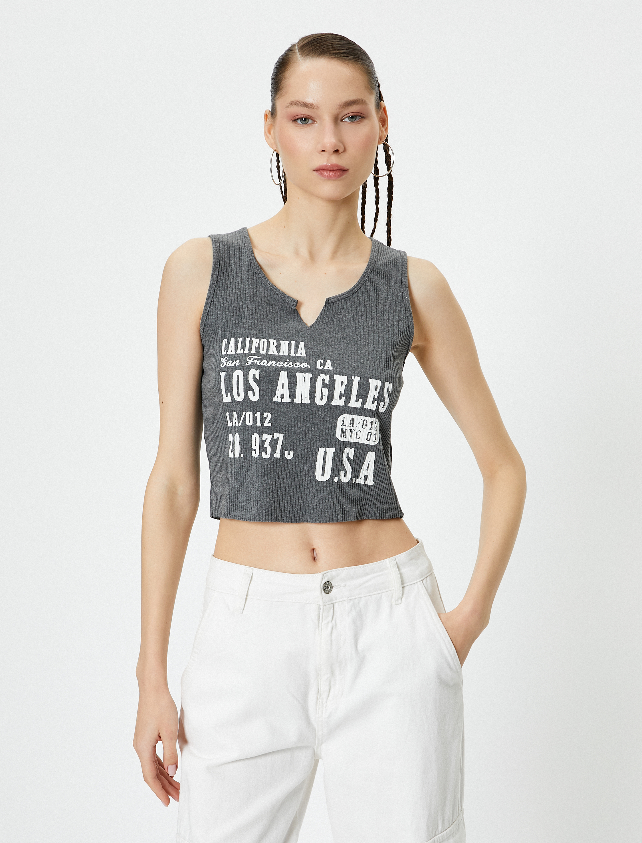   Kolsuz Kısa Tişört Kesik V Yaka Baskılı