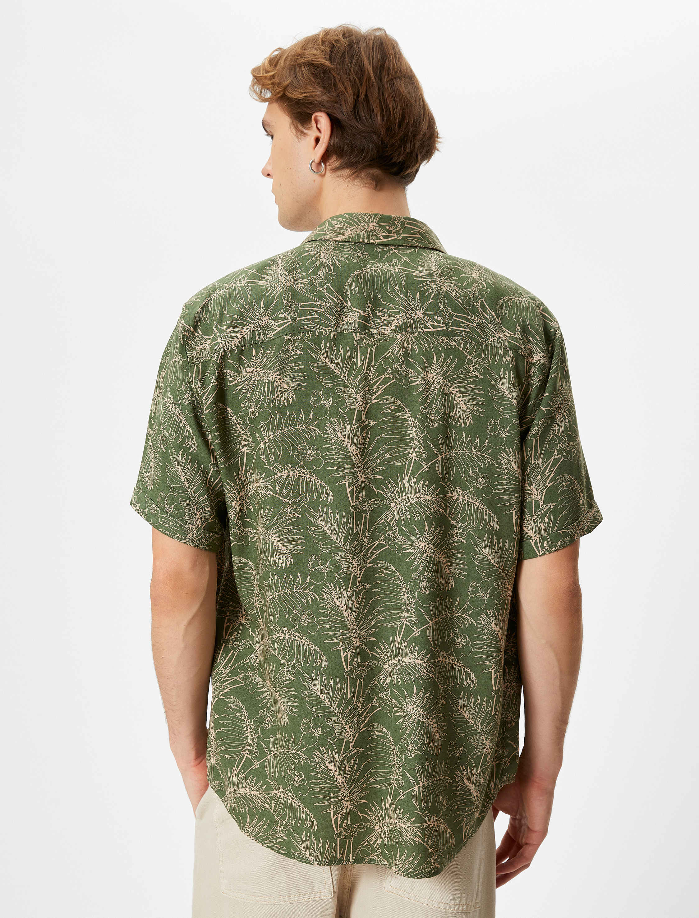   Yazlık Gömlek Kısa Kollu Çiçekli Desenli Düğmeli Viskon Karışımlı Regular Fit