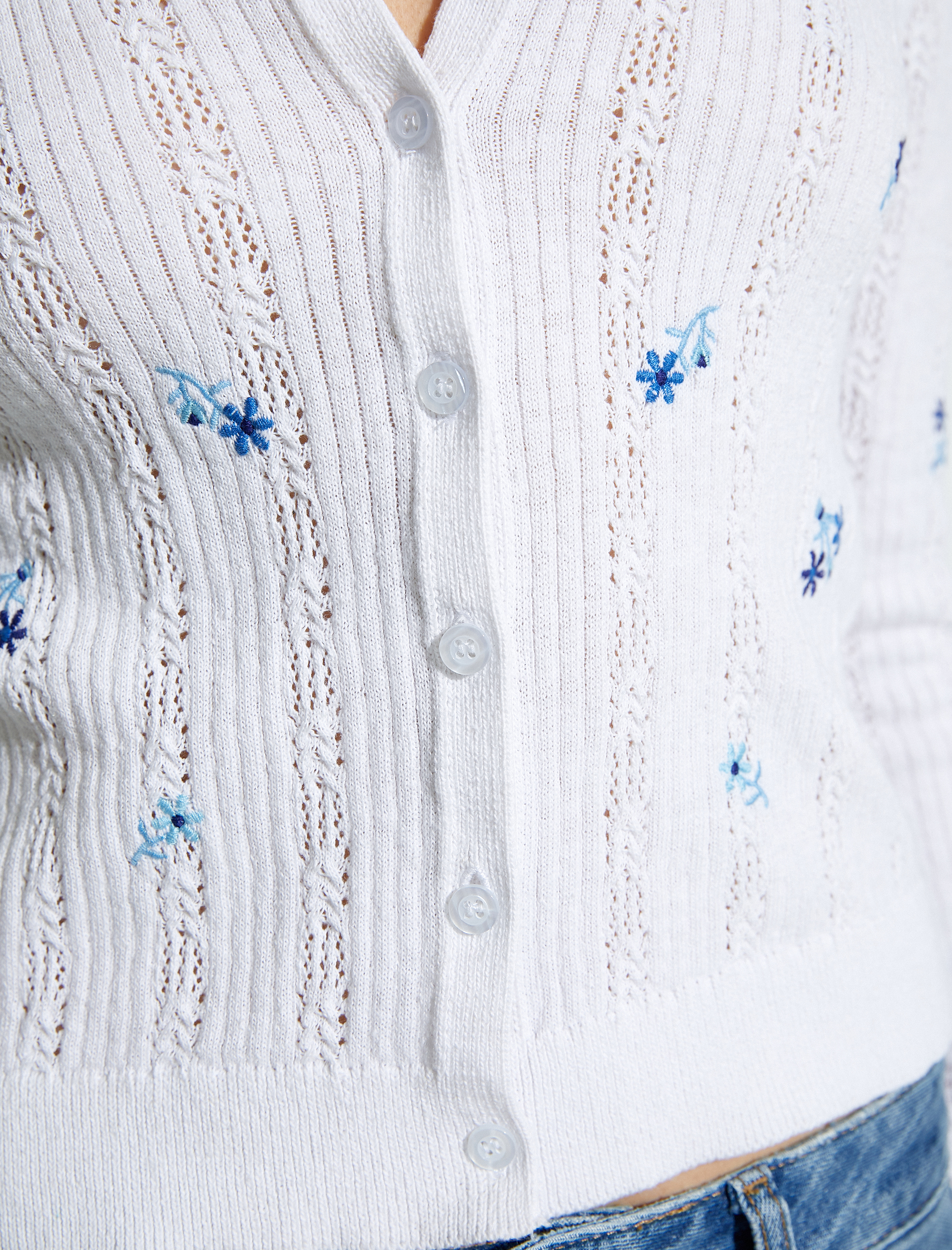   Triko Hırka Çiçekli Düğmeli Bisiklet Yaka