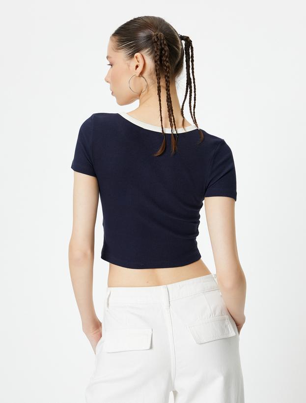 V Yaka Crop Tişört Düğmeli Baskılı Kısa Kollu Ribanalı Pamuklu Slim Fit_3