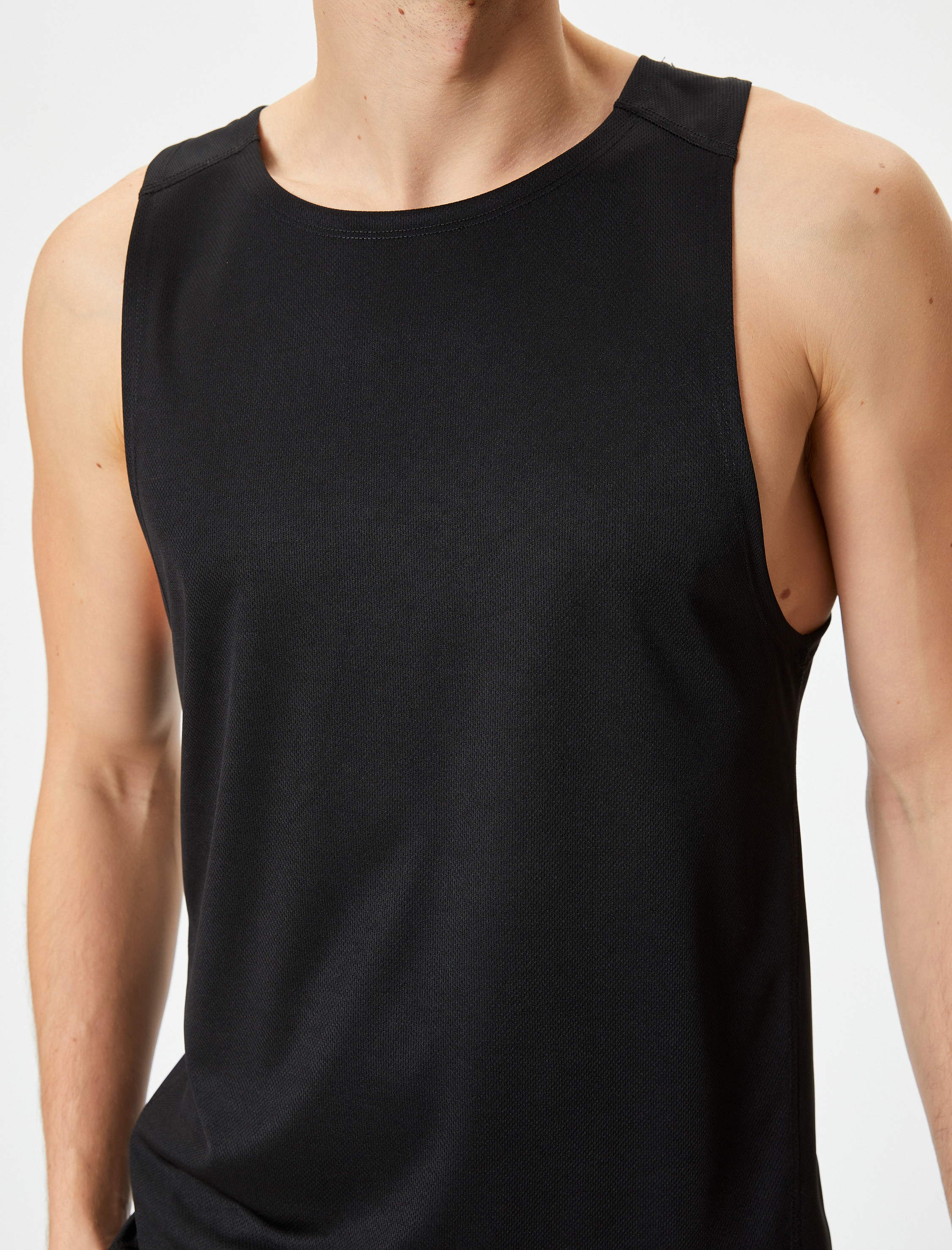   Sporcu Atleti Kolsuz Bisiklet Yaka Rahat Kesim Dikiş Detaylı