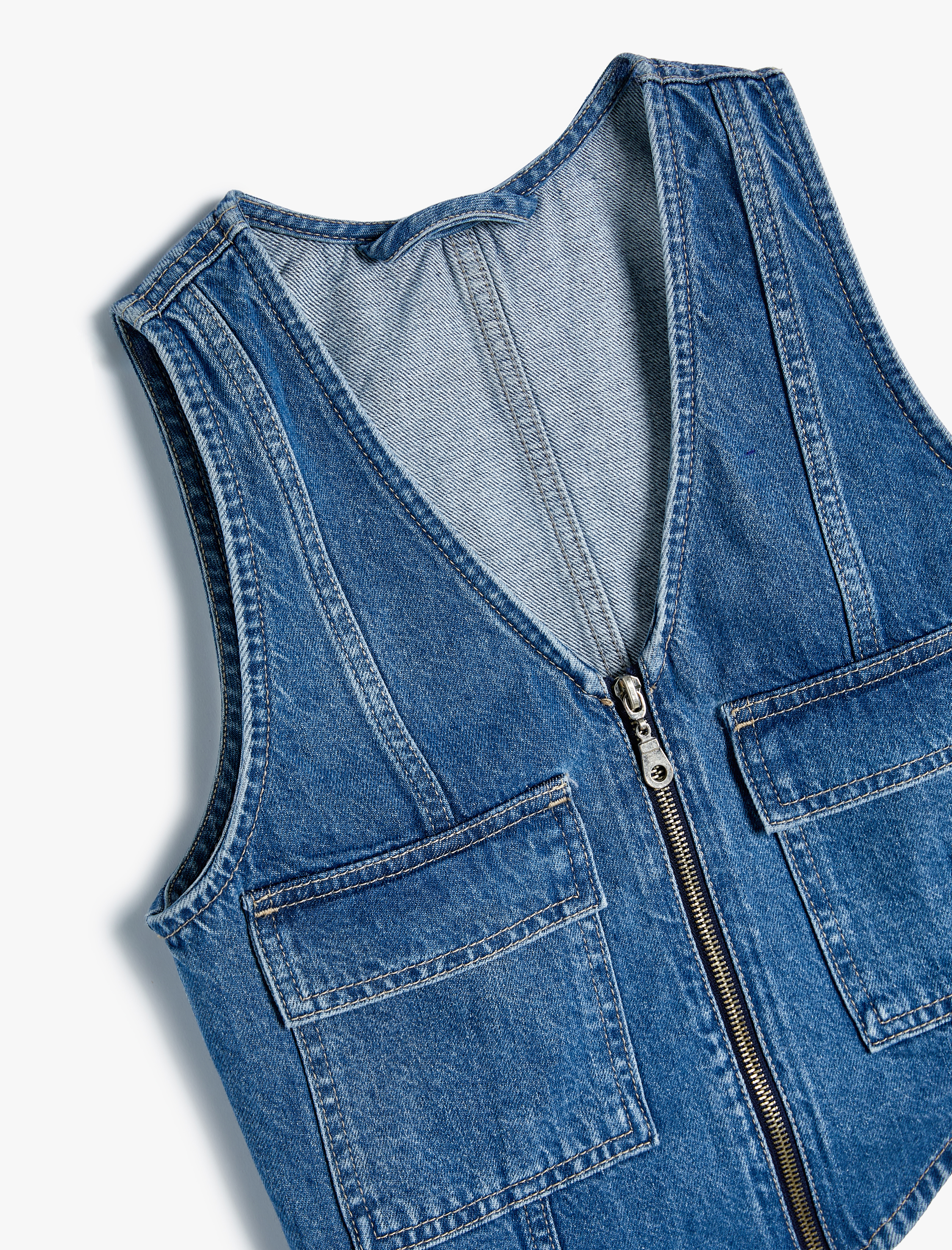   Kot Yelek Fermuarlı V Yaka Kapaklı Cep Detaylı