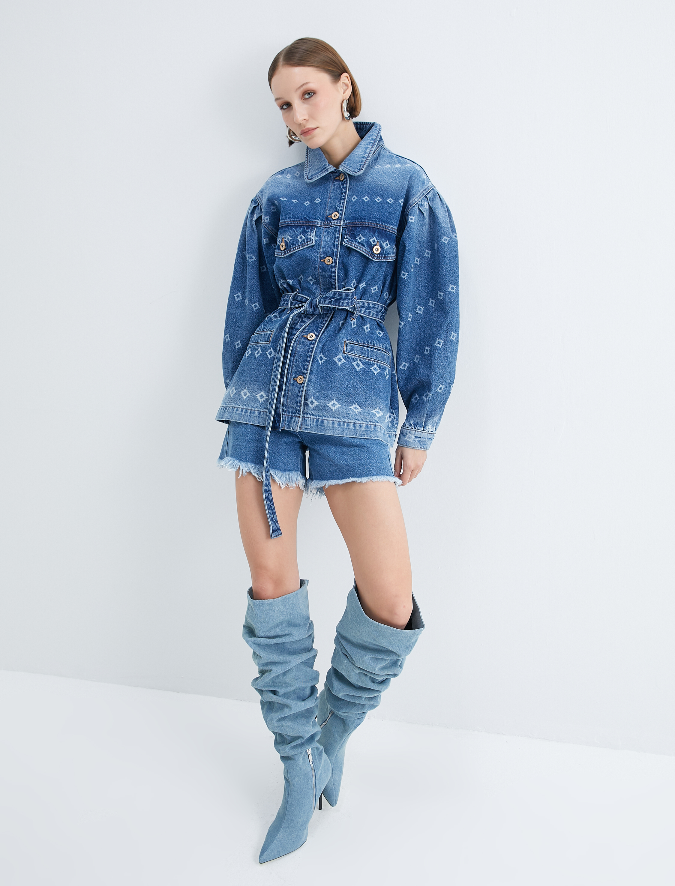   Uzun Kot Ceket Lazer Baskı Detaylı Kemerli Cepli Rahat Kalıp