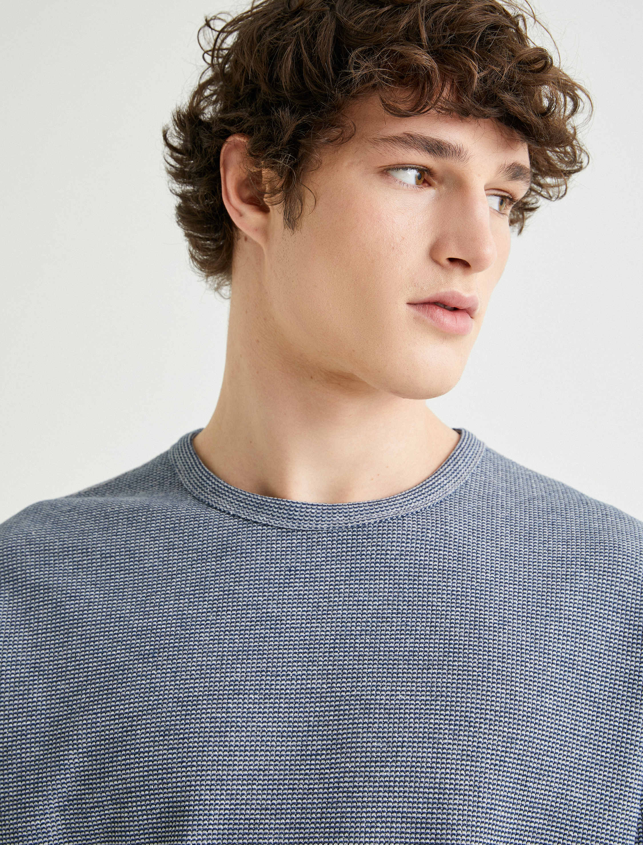   Oversize Tişört Dokulu Bisiklet Yaka Etiket Detaylı Kısa Kollu