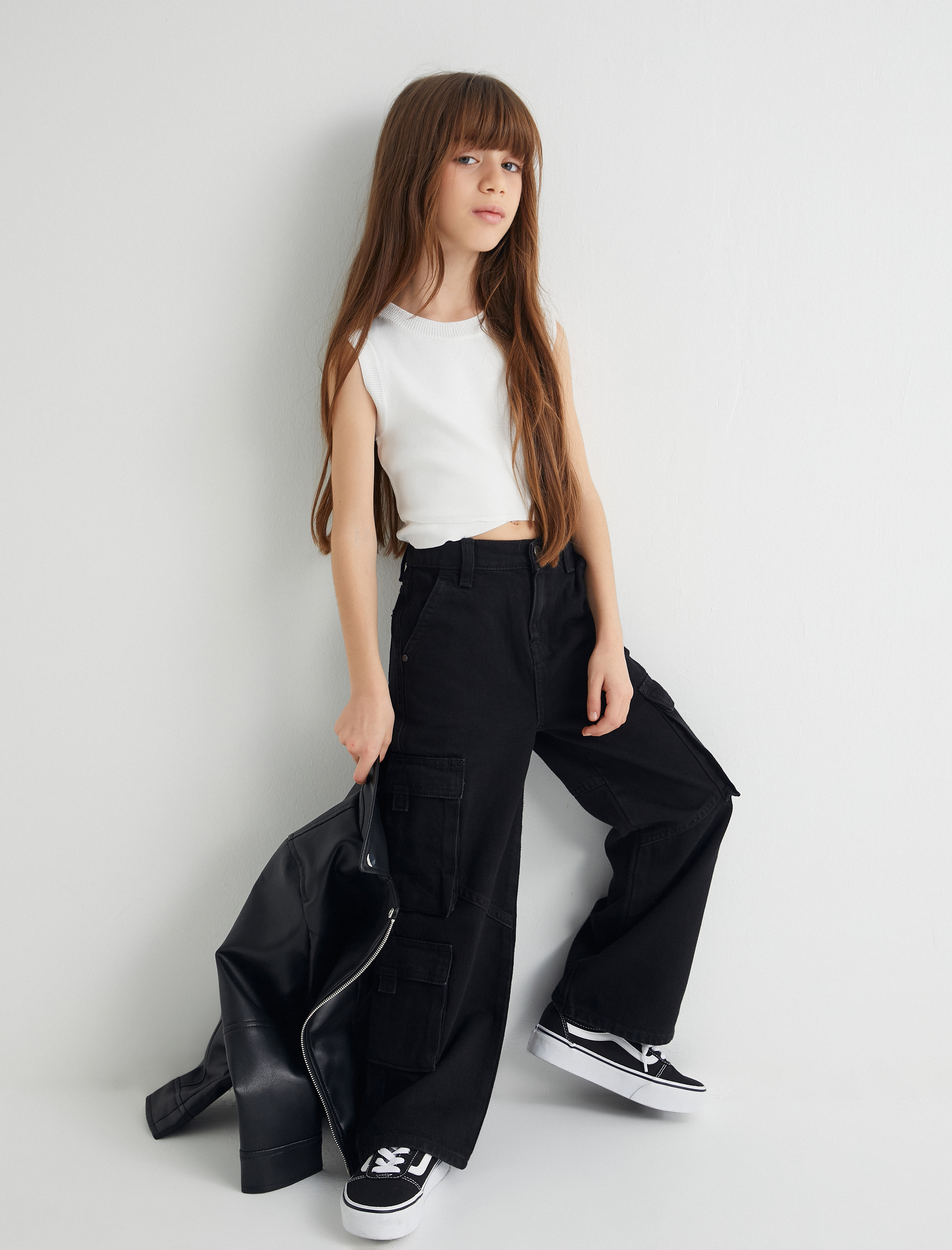  Kız Çocuk Crop Triko Atlet Halter Yaka Dar Kalıp Asimetrik Kesim