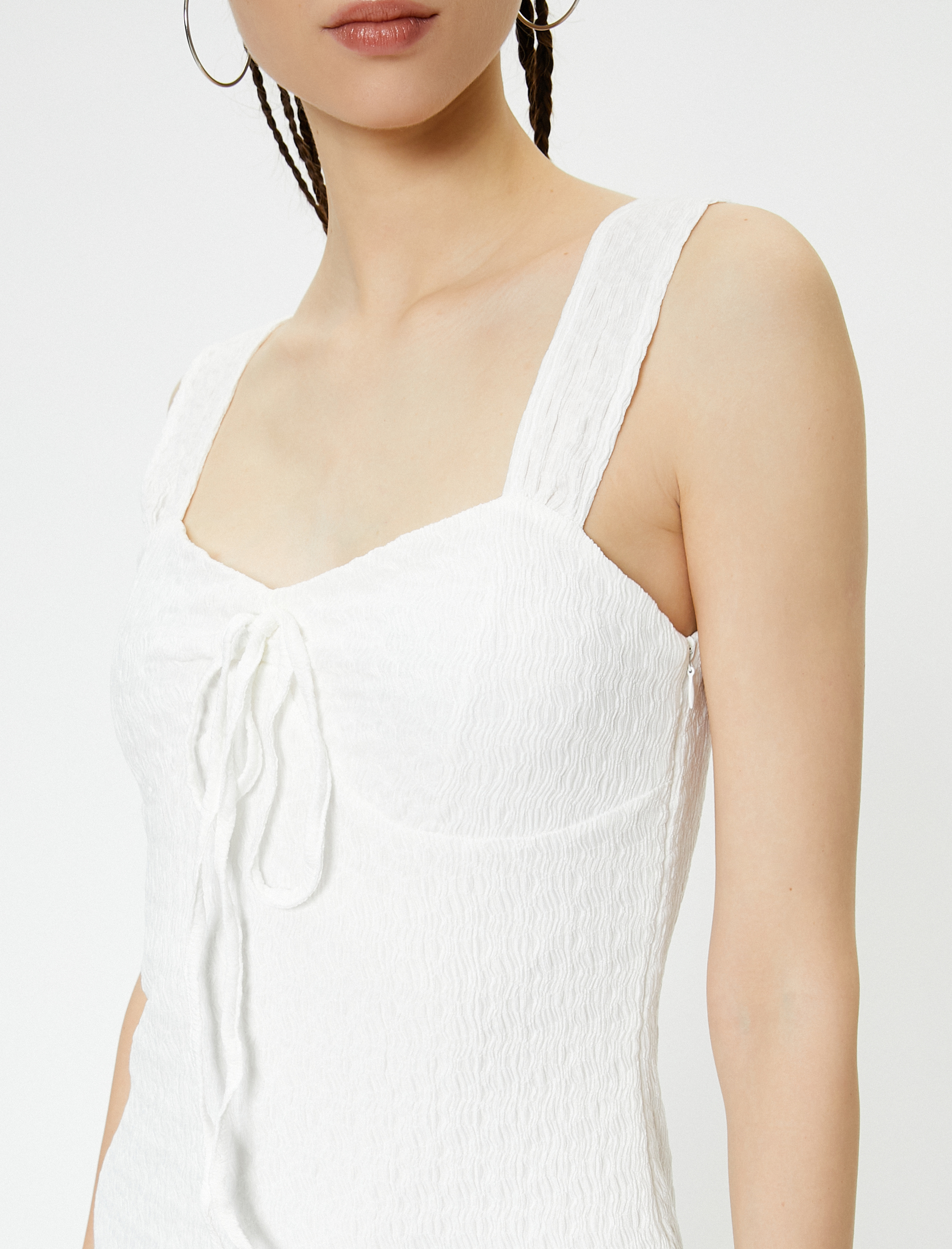 Askılı Kalem Elbise Astarlı Kalp Yaka Önden Bağlama Detaylı Yırtmaçlı Fiyonk Detaylı Bürümcük