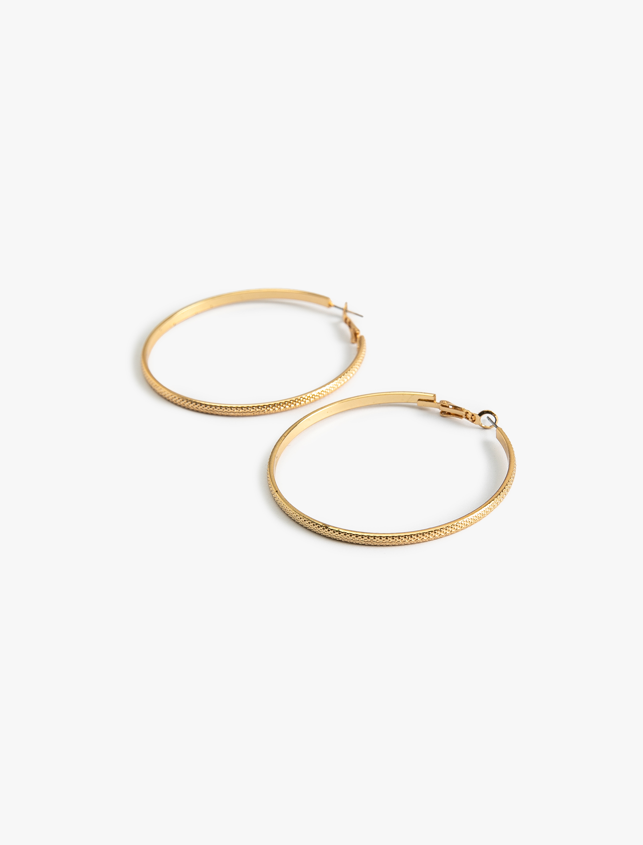  Kadın Dokulu Büyük Boy Çelik Halka Küpe