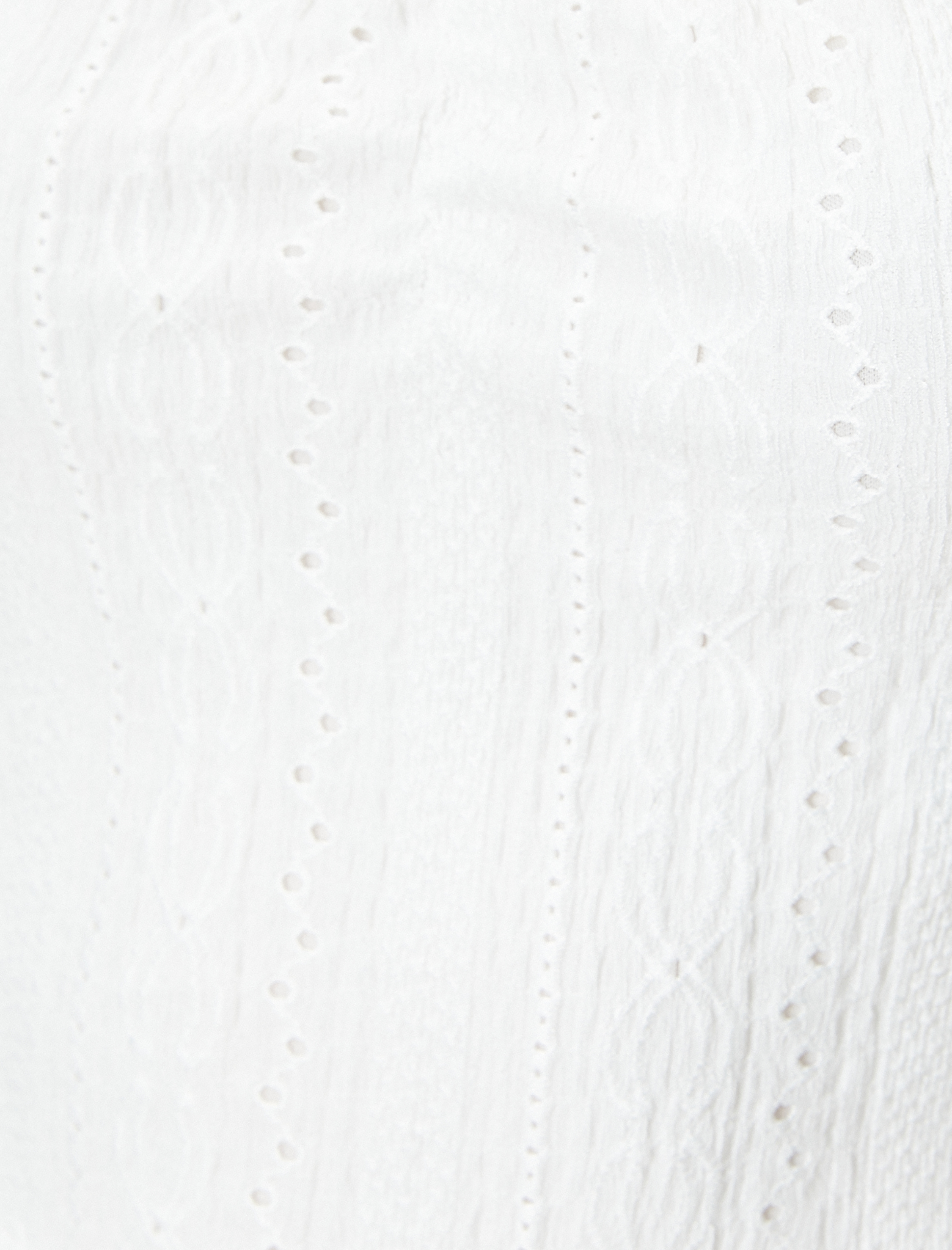   Fisto İşlemeli Crop Tişört Kısa Kollu U Yaka