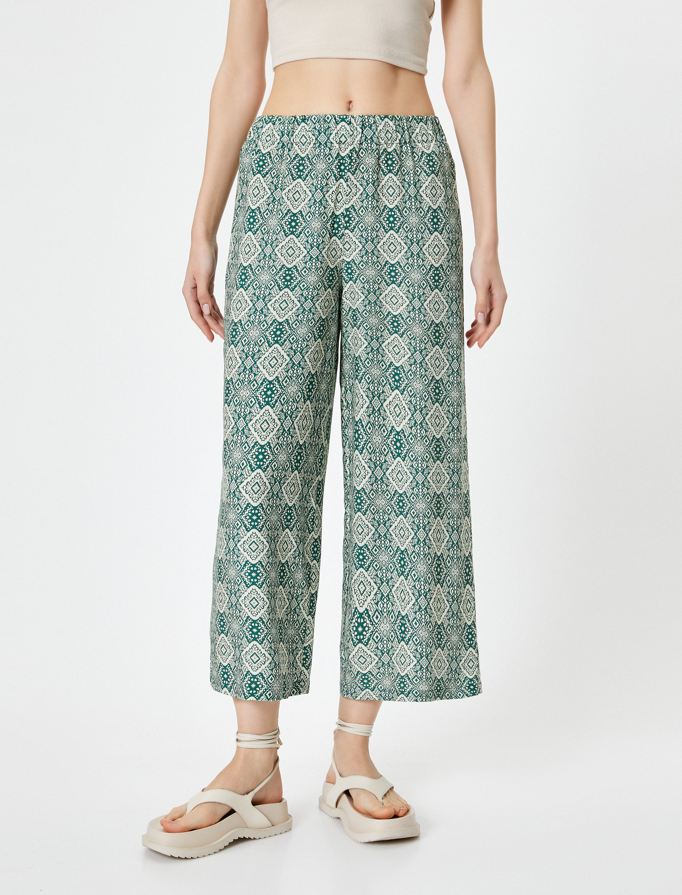   Etnik Desenli Kısa Paça Pantolon Rahat Kalıp Beli Lastikli Viskoz Kumaş