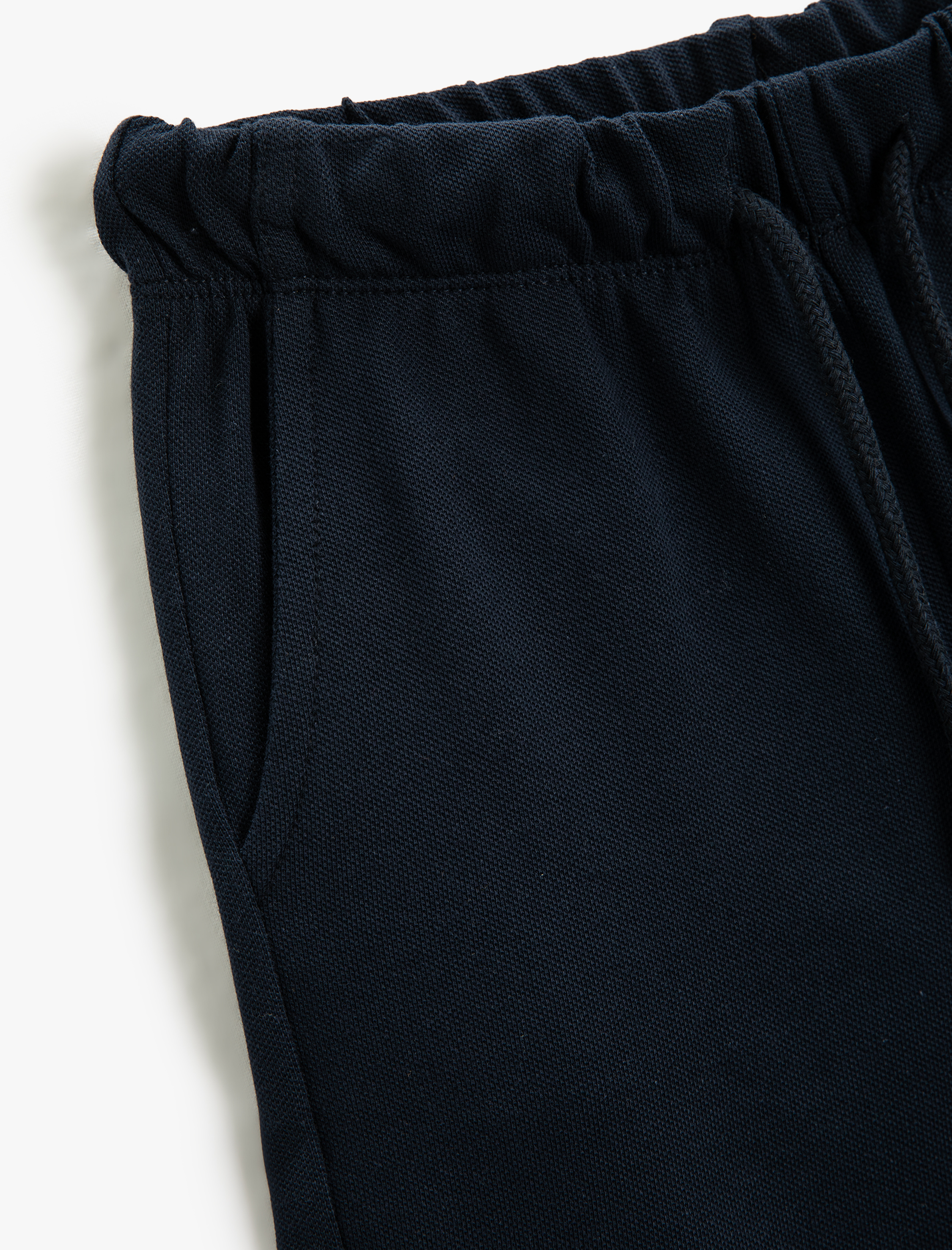  Erkek Çocuk Basic Şort Beli Bağlamalı Cepli Yengeç İşleme Detaylı