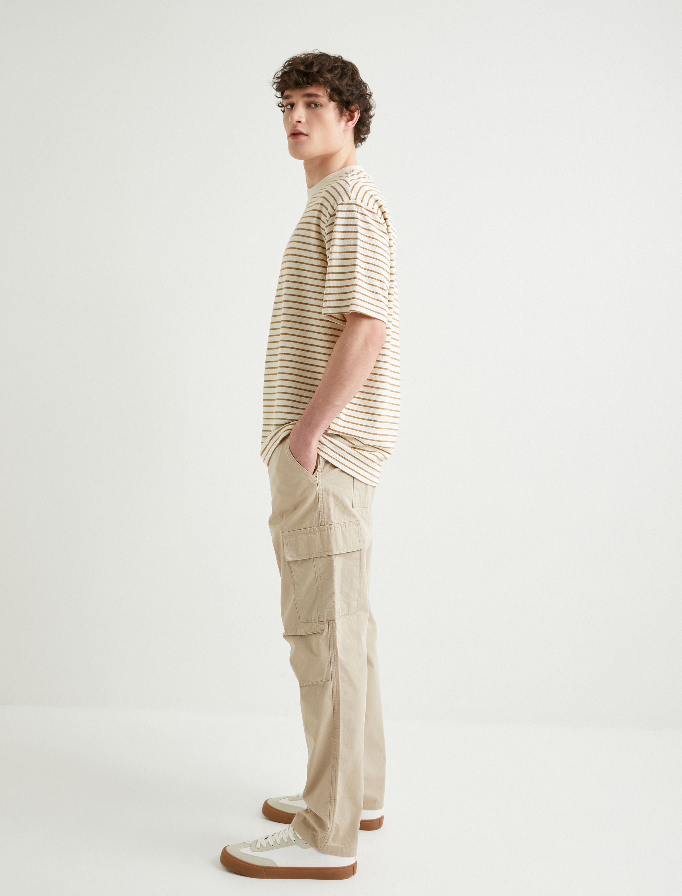   Basic Tişört Bisiklet Yaka Kısa Kollu Dokulu