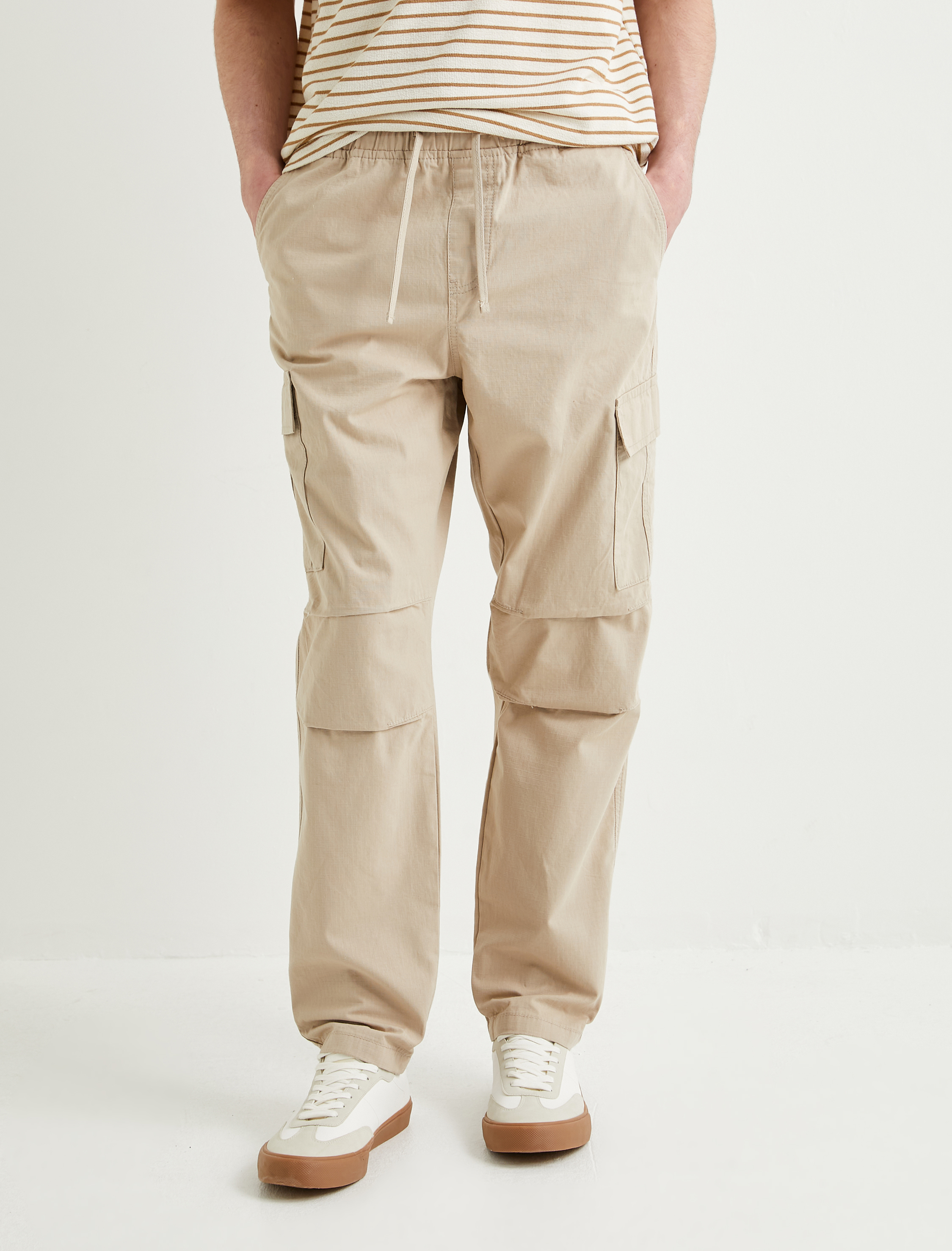   Paraşüt Pantolon Beli Bağcıklı Kargo Cep Detaylı